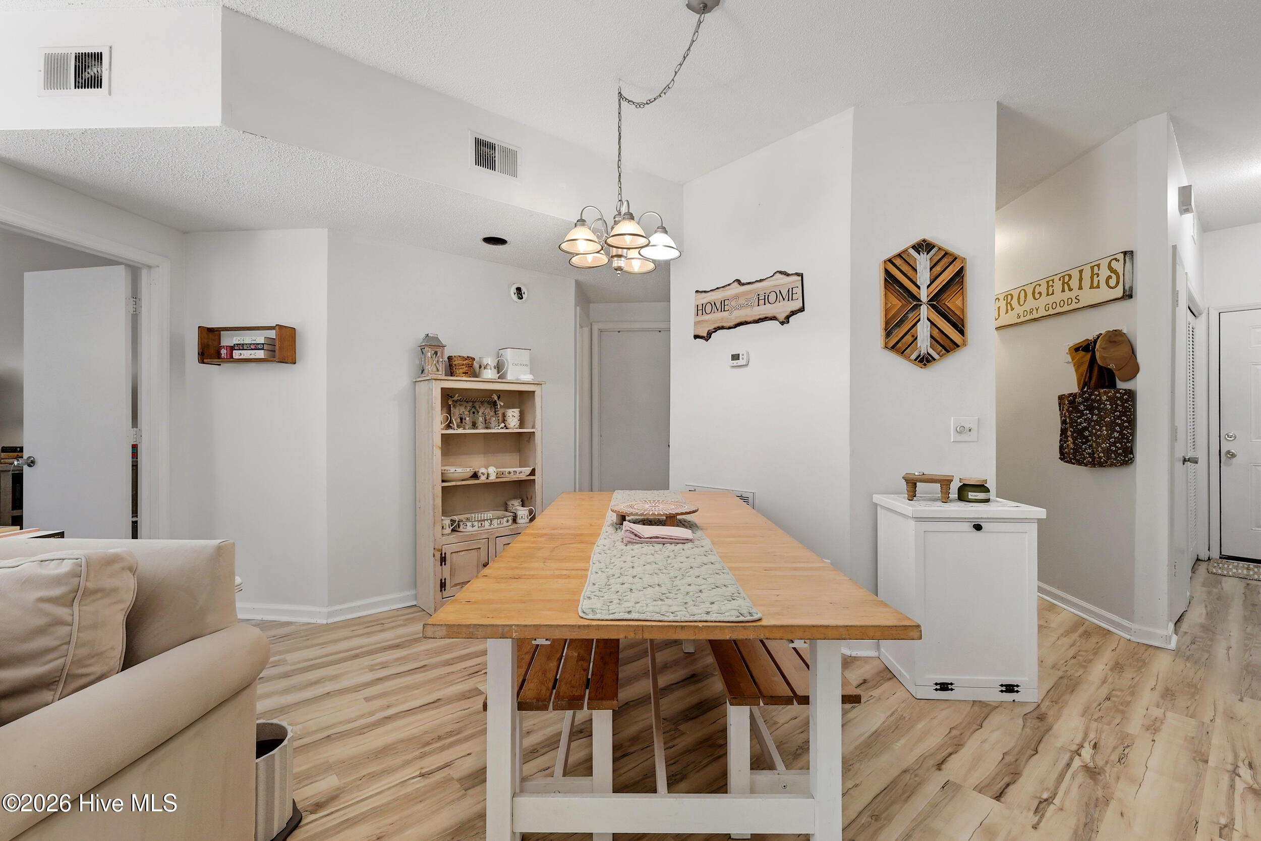 4230 Wilshire Boulevard Apt 104