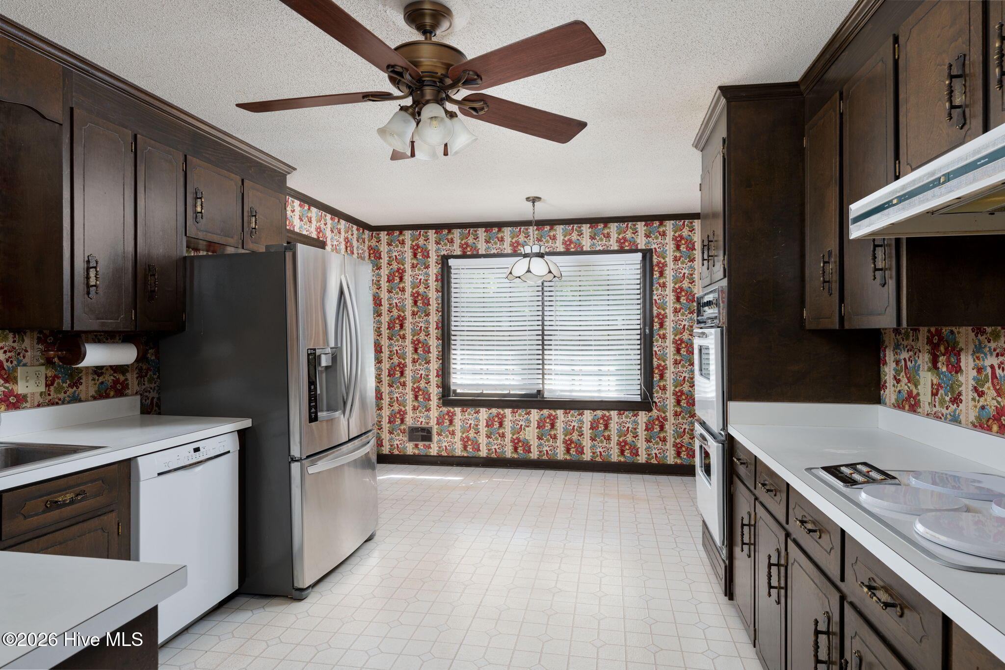 913 Robert E Lee Drive