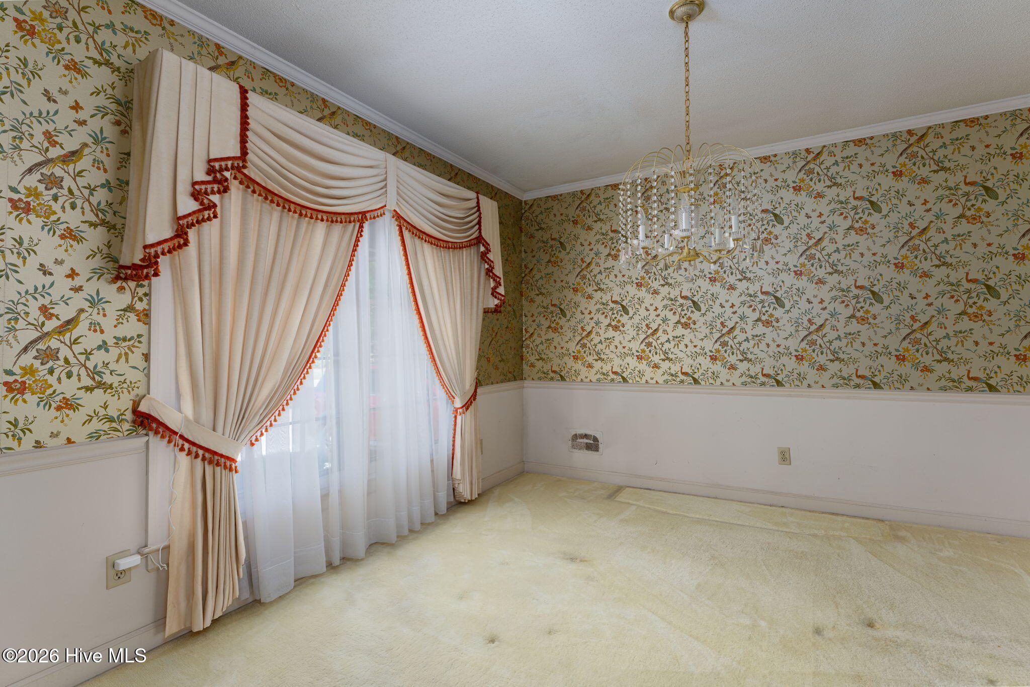 913 Robert E Lee Drive