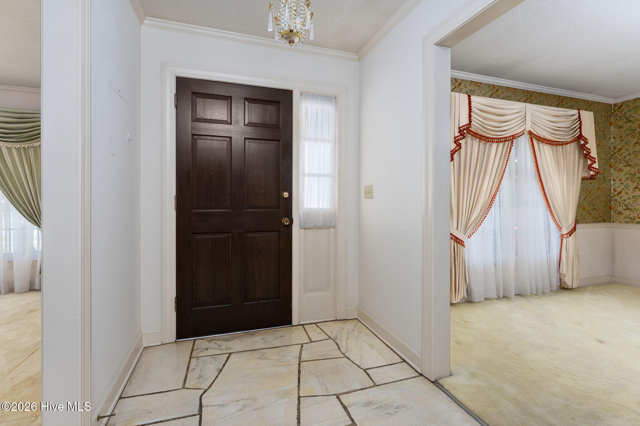 913 Robert E Lee Drive