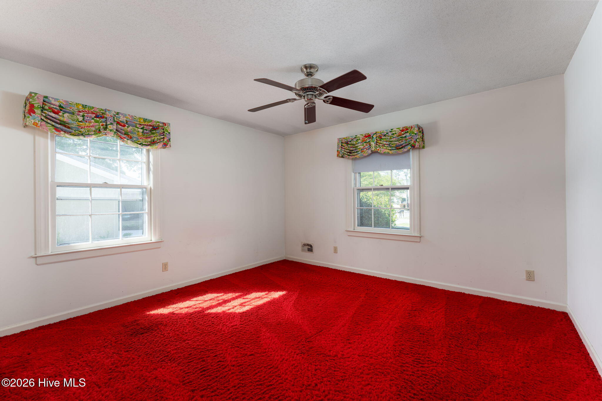 913 Robert E Lee Drive