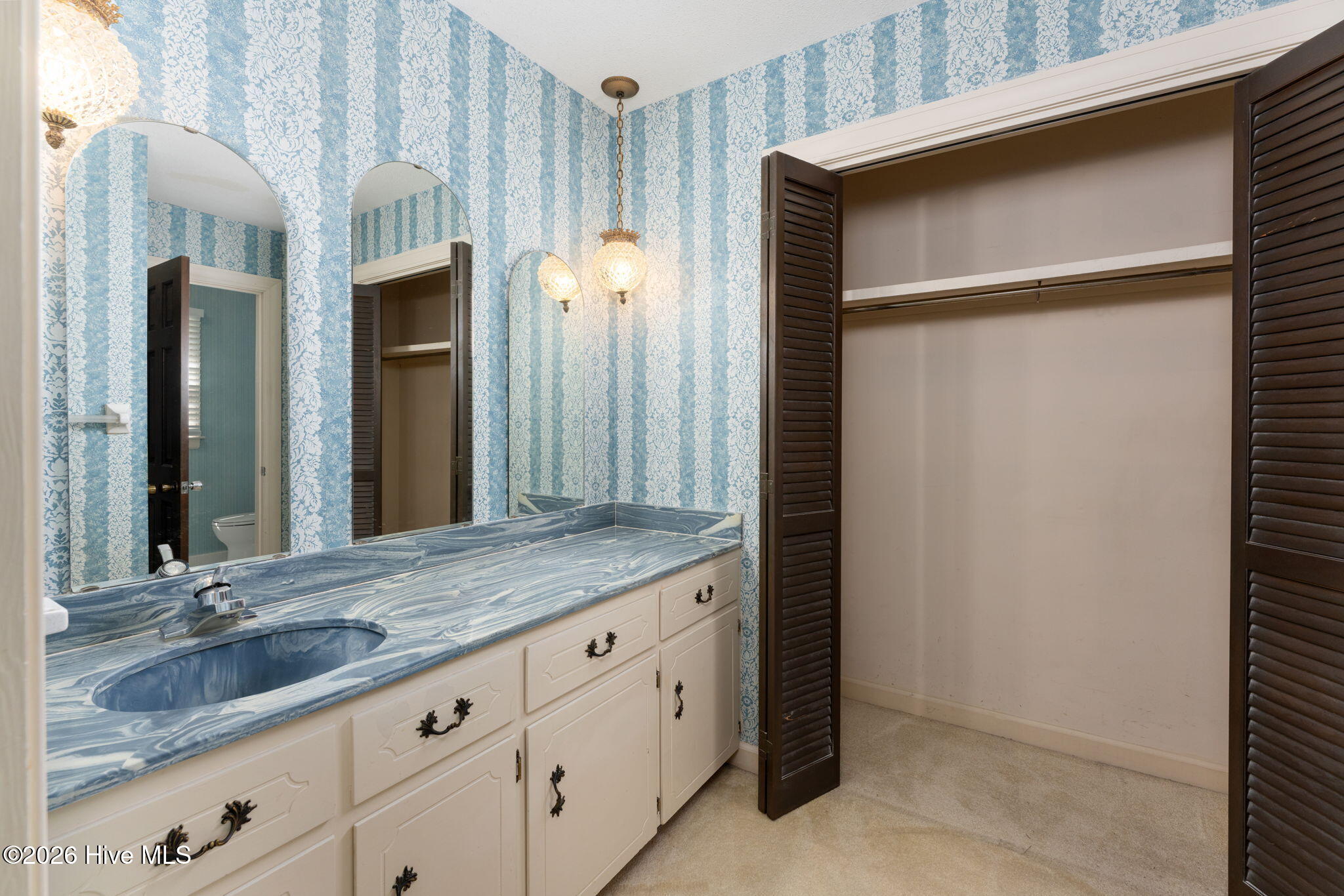 913 Robert E Lee Drive