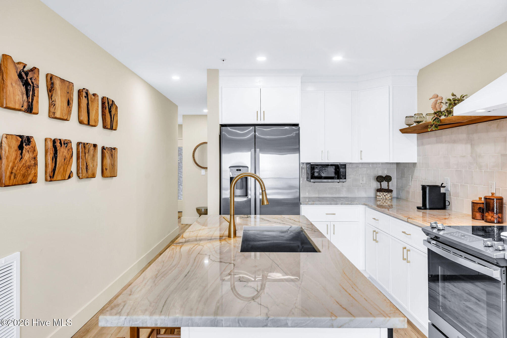 1800 Canal Drive Unit 305