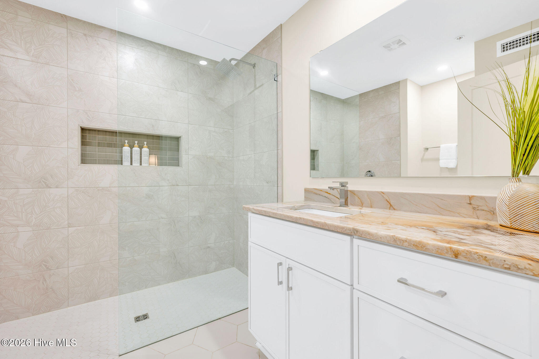 1800 Canal Drive Unit 305