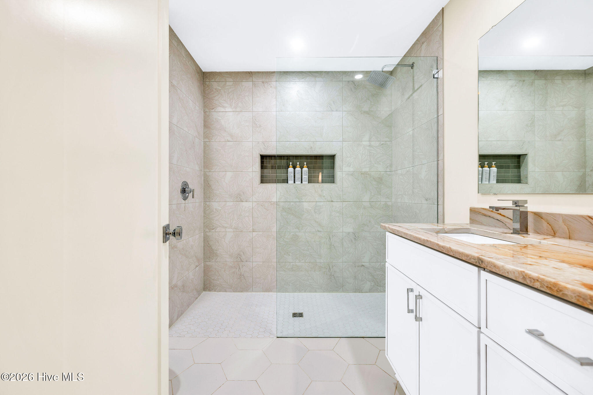 1800 Canal Drive Unit 305