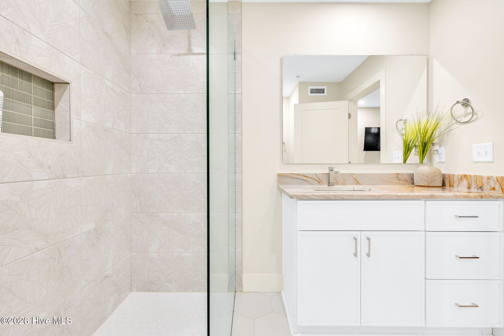 1800 Canal Drive Unit 305