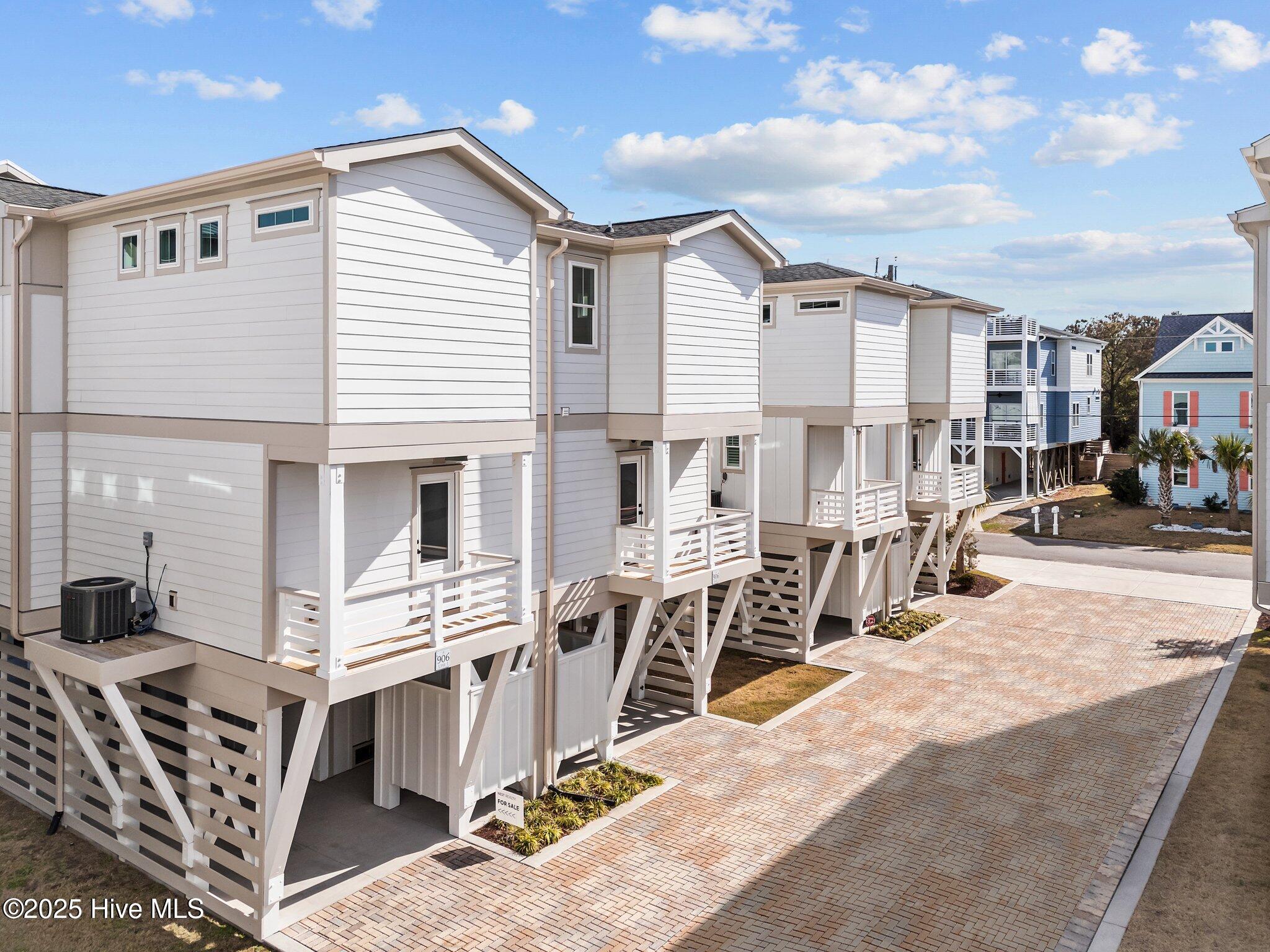 906 Second Street S 2