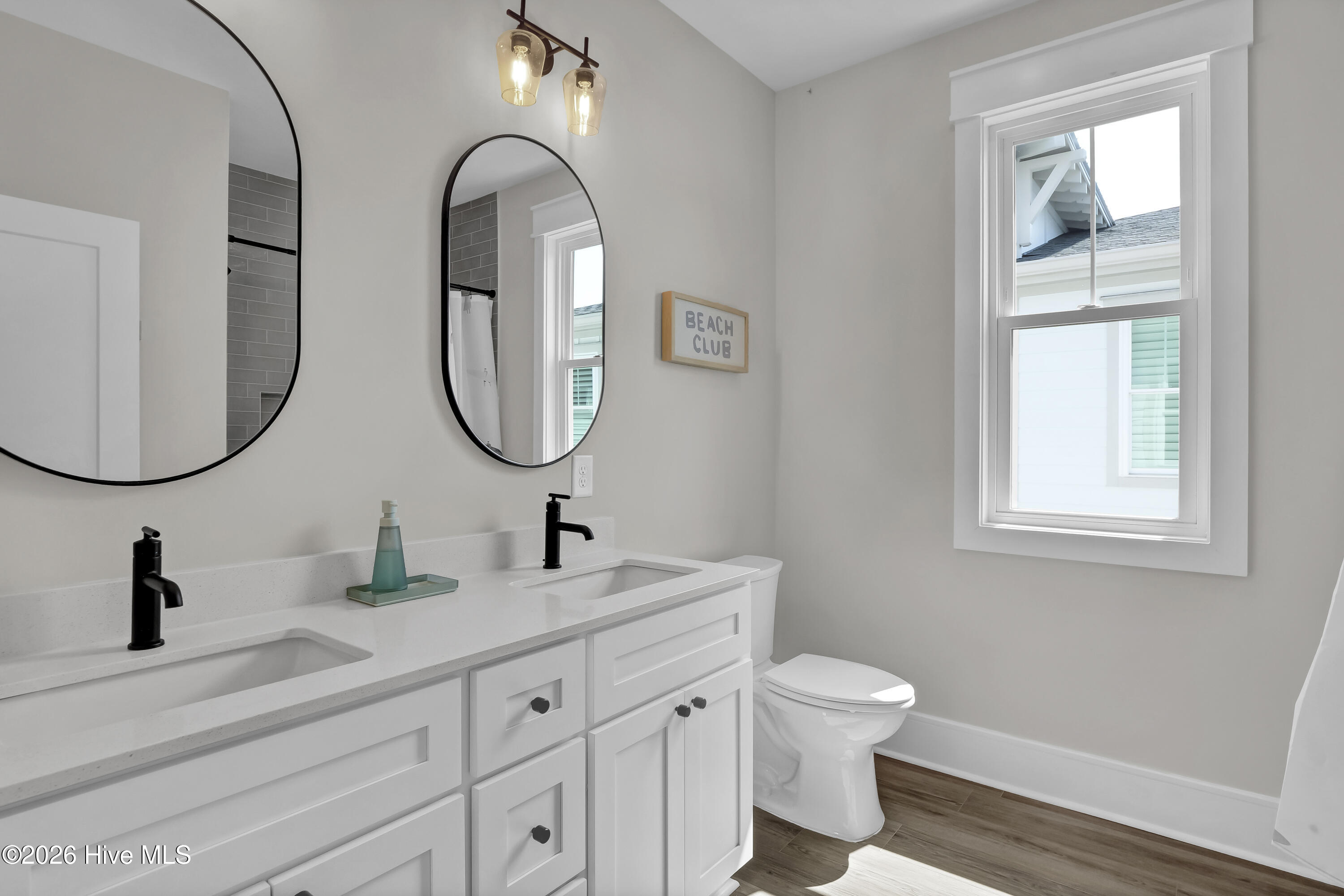 906 Second Street S 2