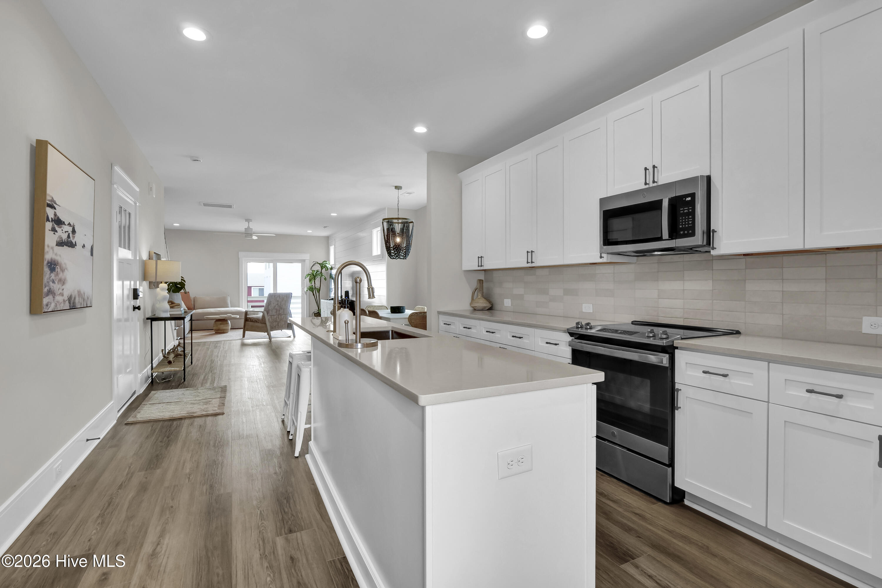 906 Second Street S 2