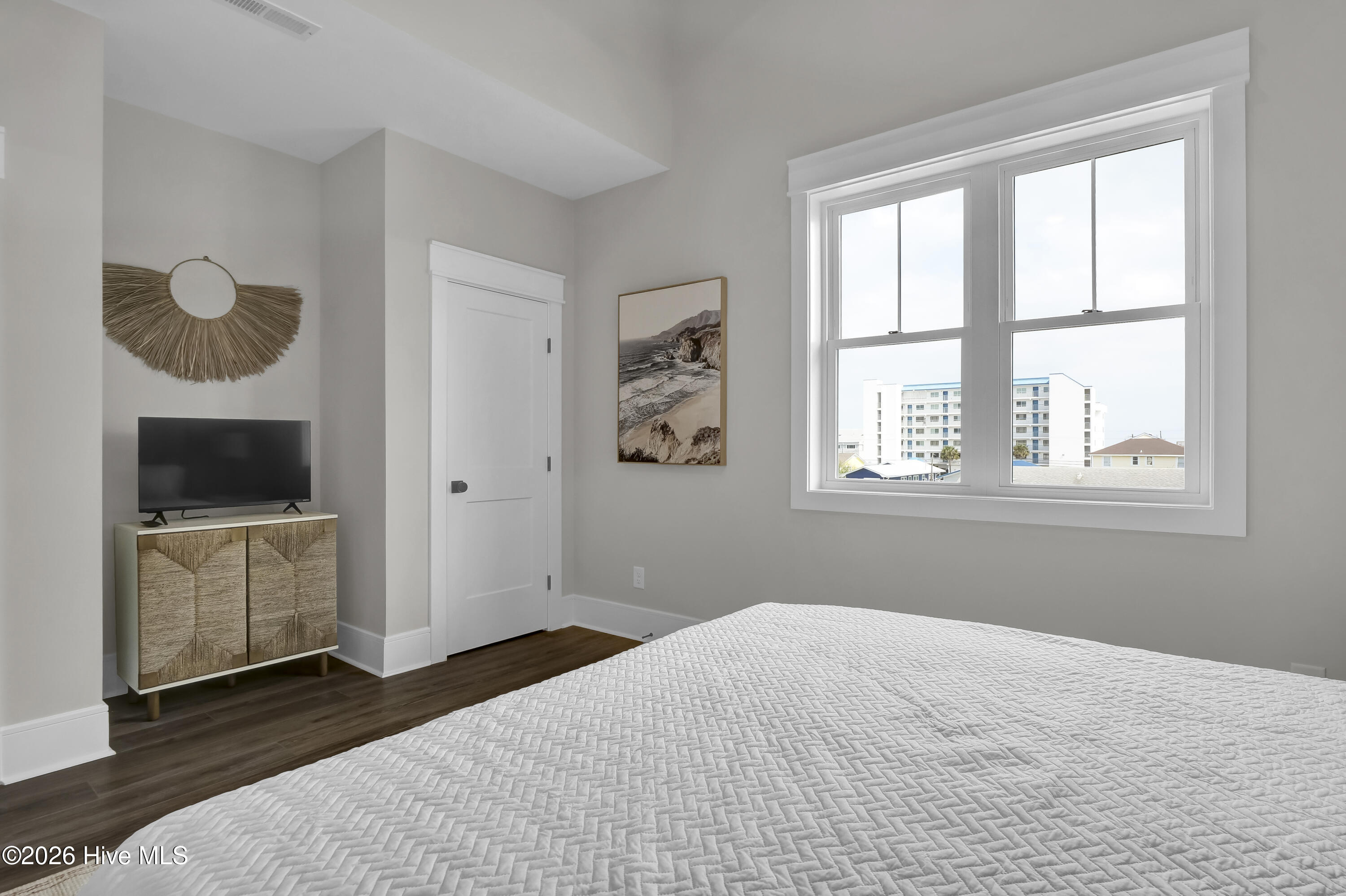 906 Second Street S 2