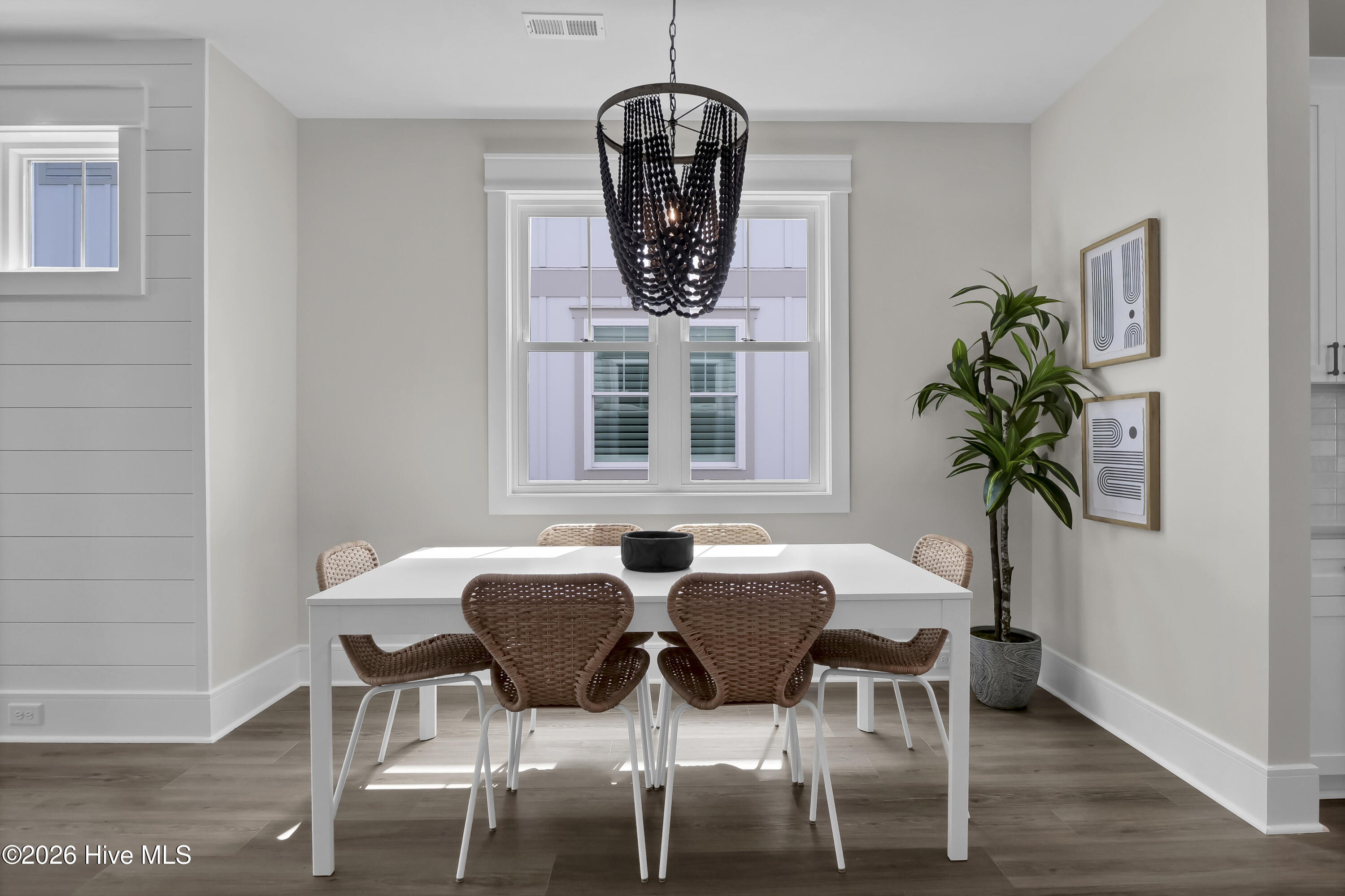 906 Second Street S 2