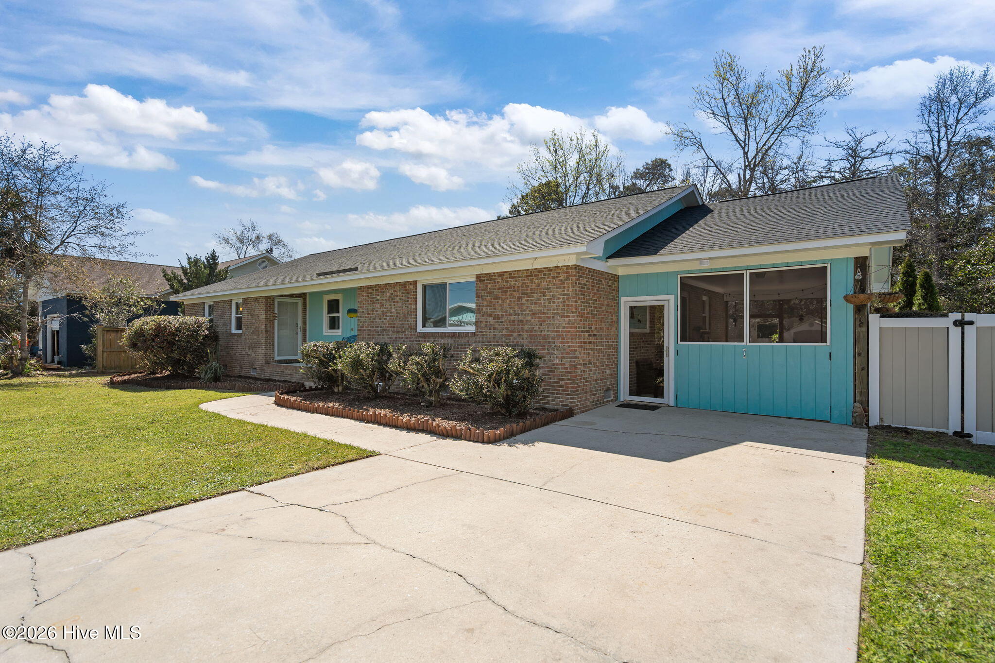 513 Hamlet Avenue