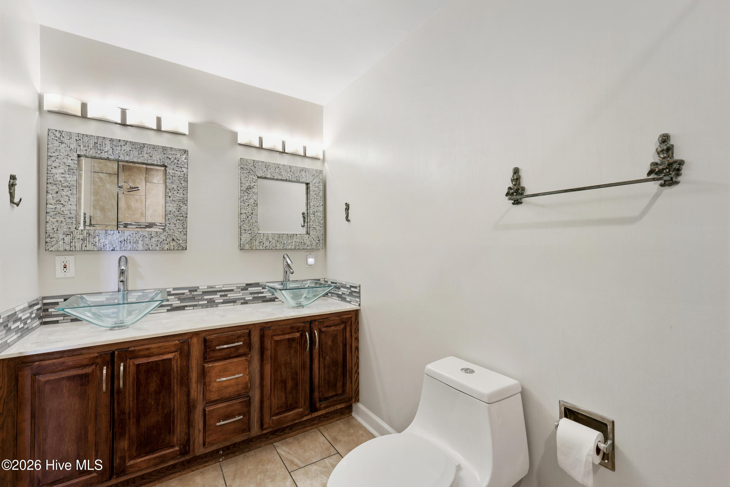 306 Lake Park Boulevard S 302