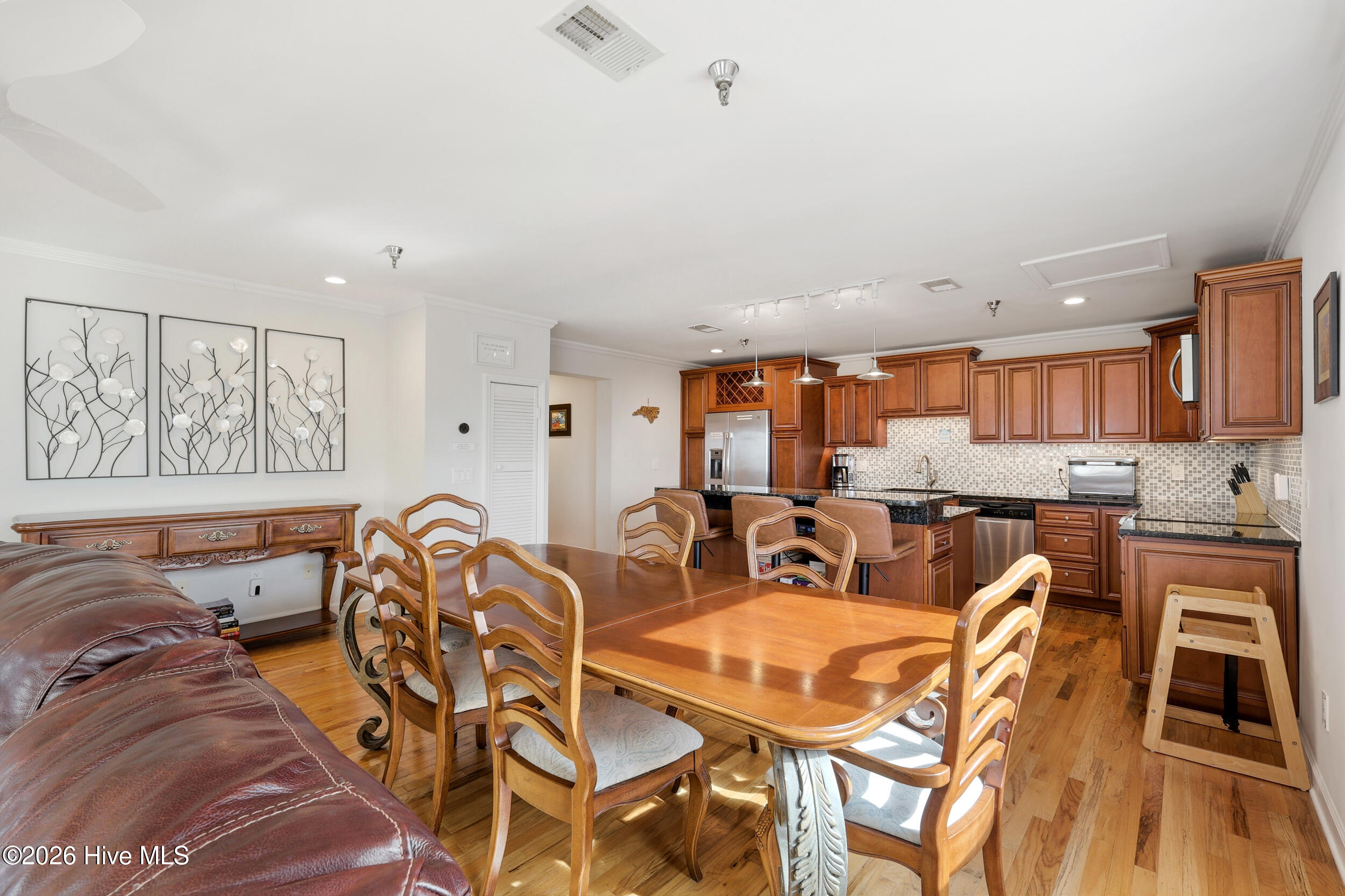 306 Lake Park Boulevard S 302