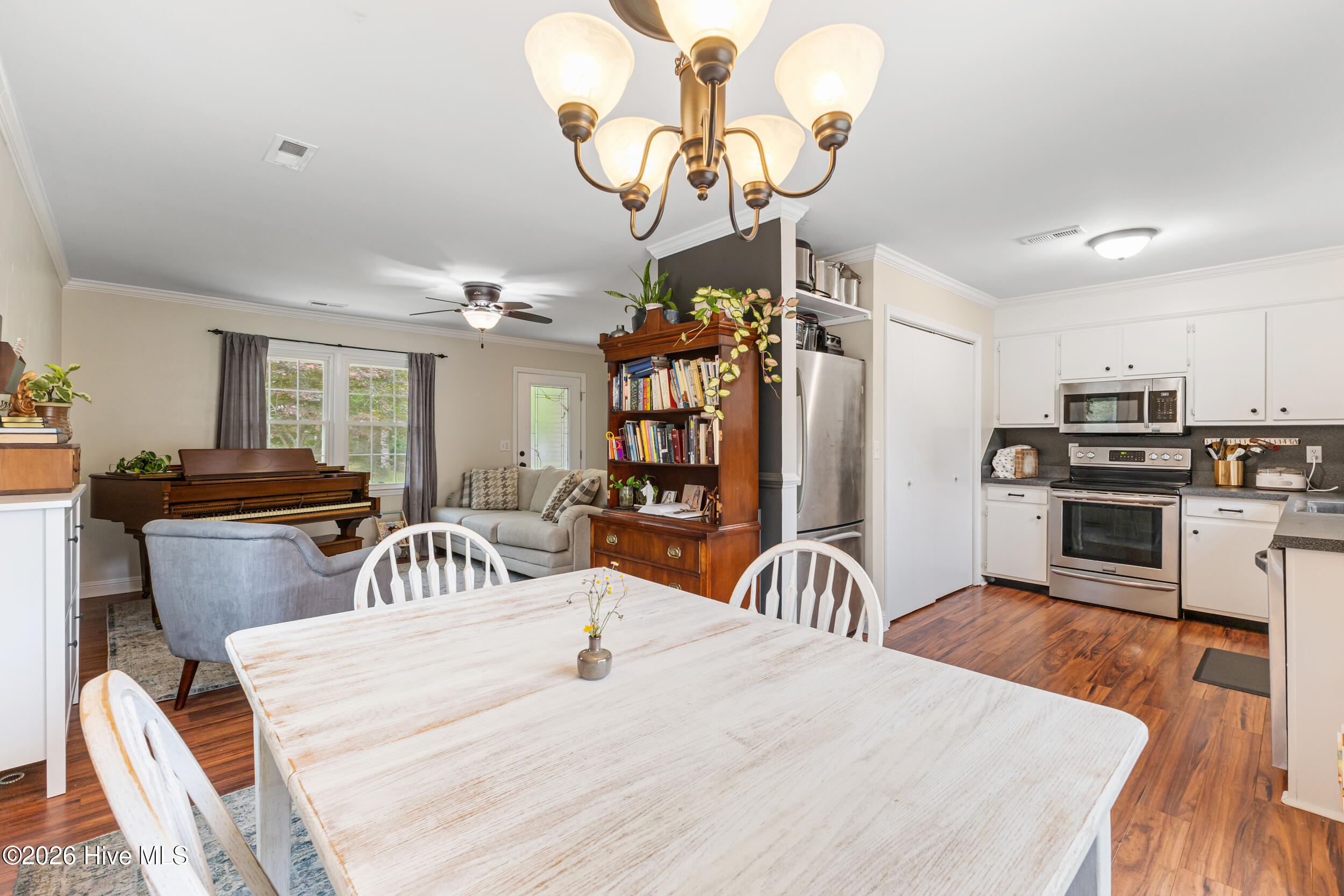 137 Candlewood Drive