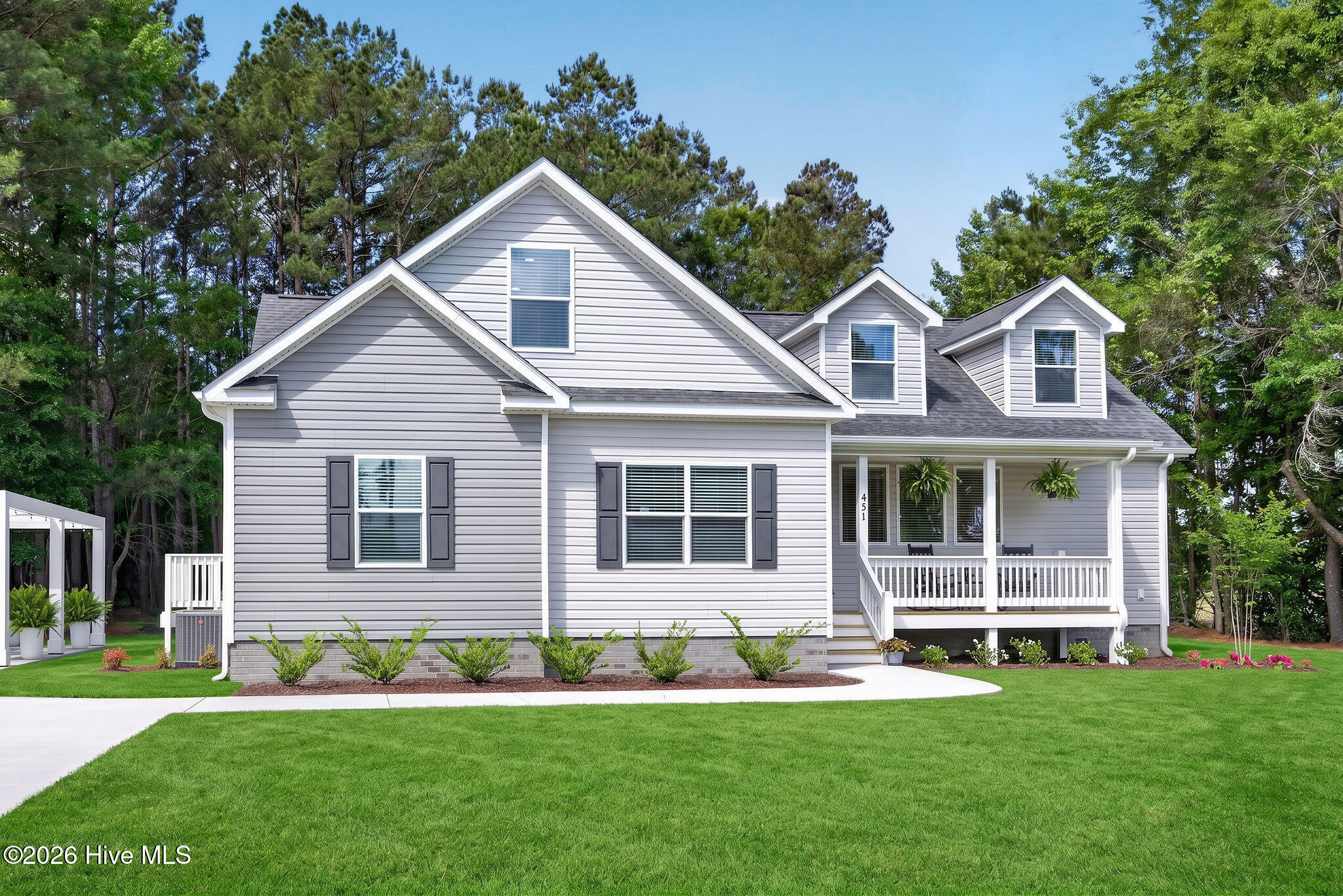 451 Governors Road SE