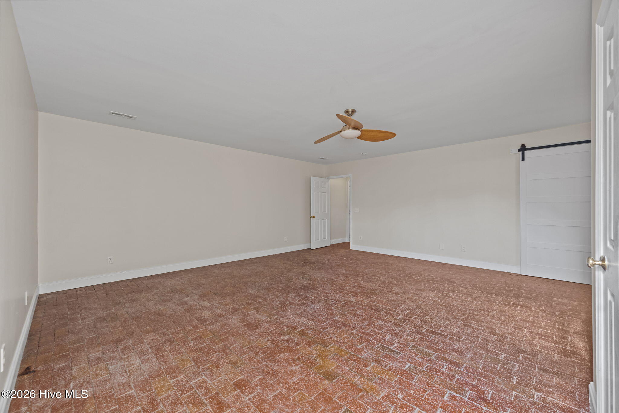 106 Dolphin Drive