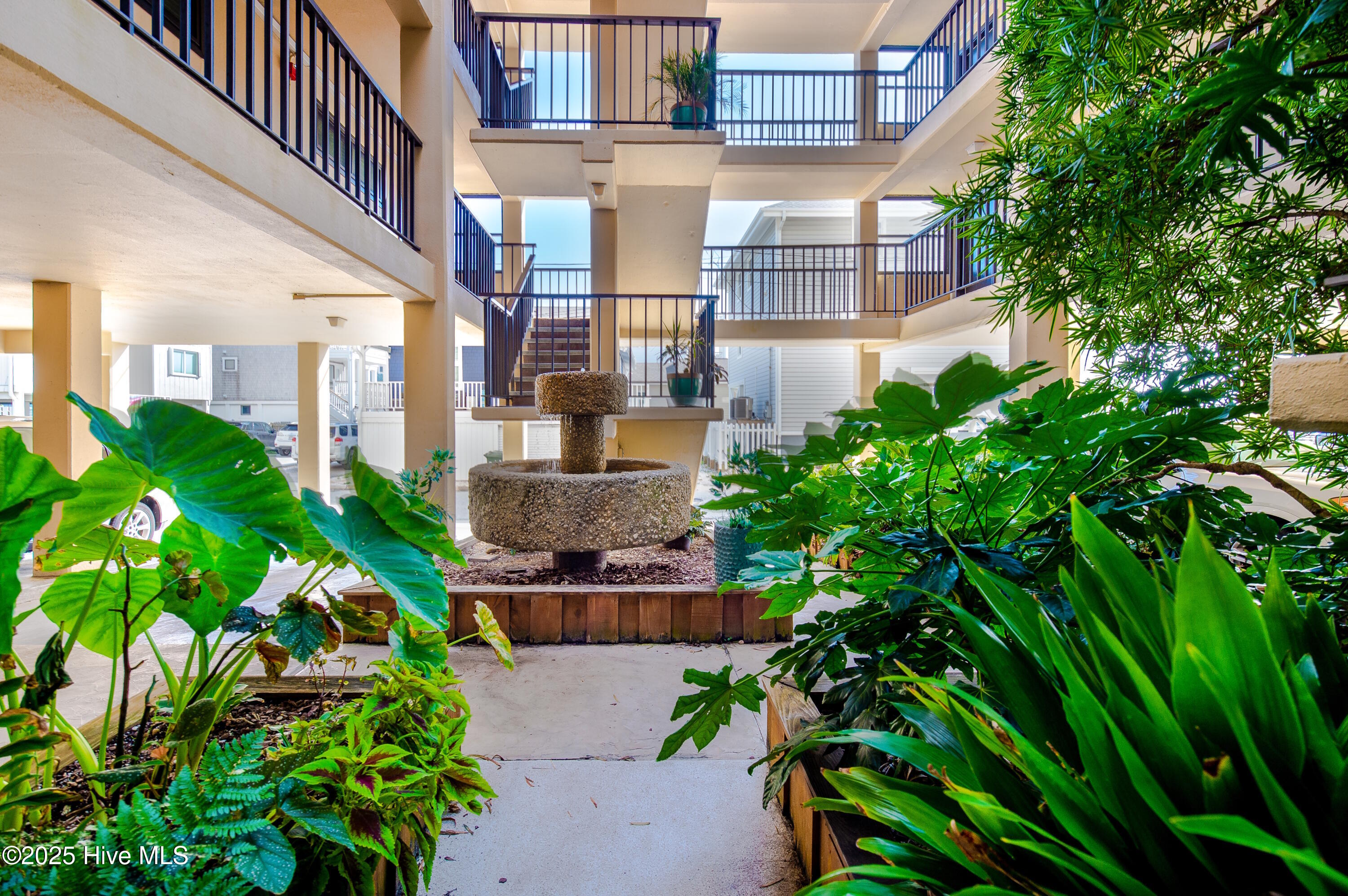 104 S Lumina Avenue Unit 103