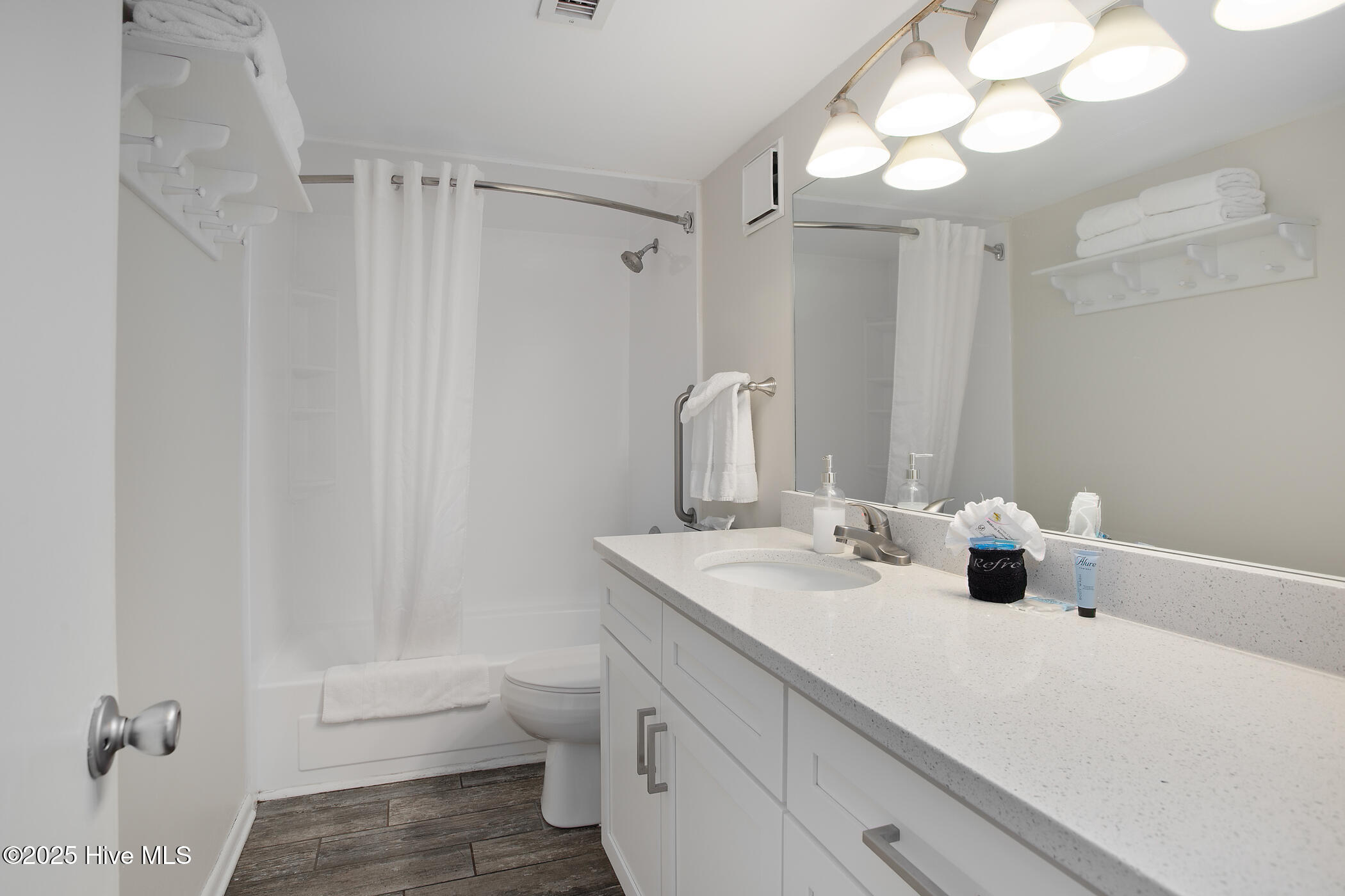104 S Lumina Avenue Unit 103