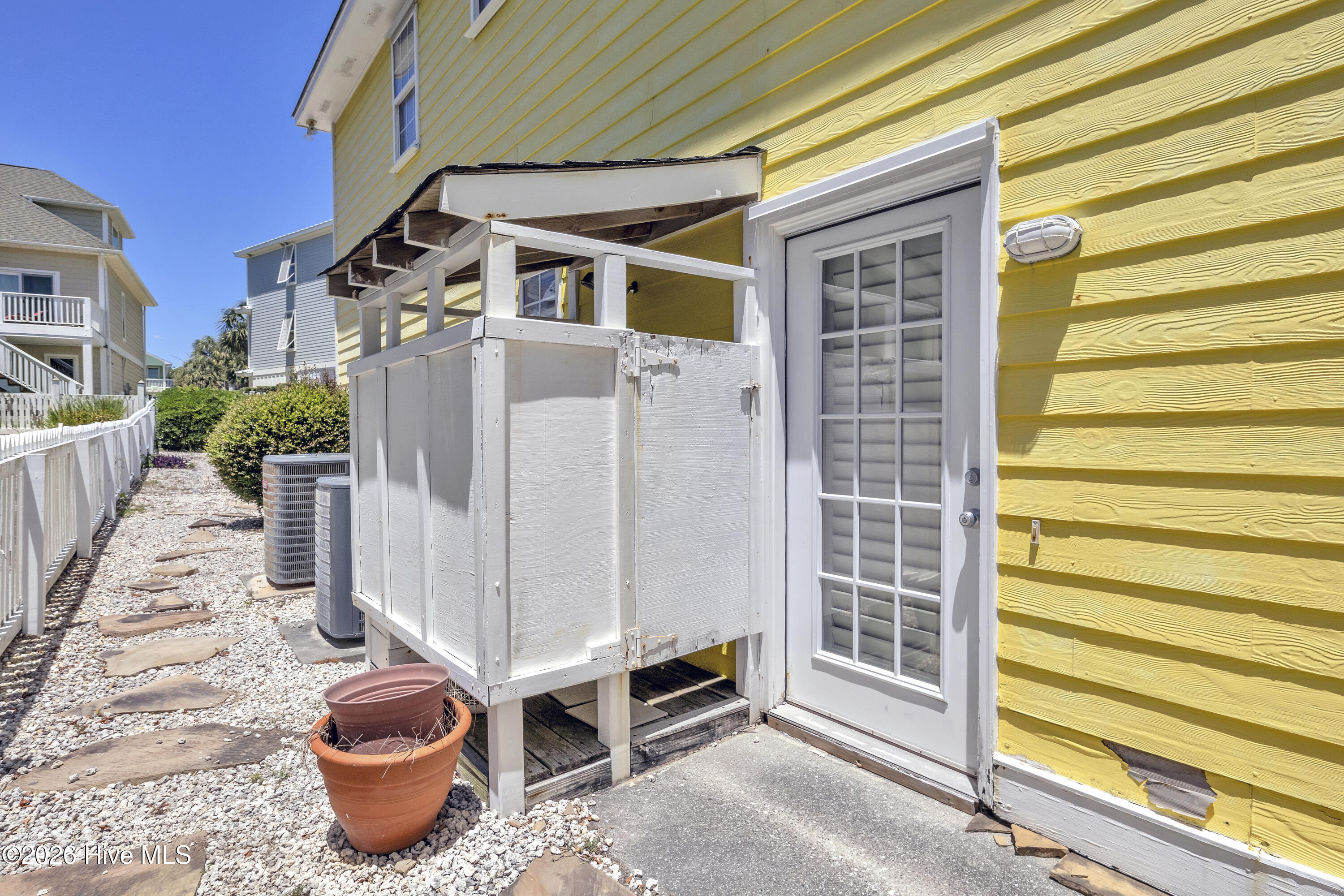 453 Fort Fisher Boulevard N