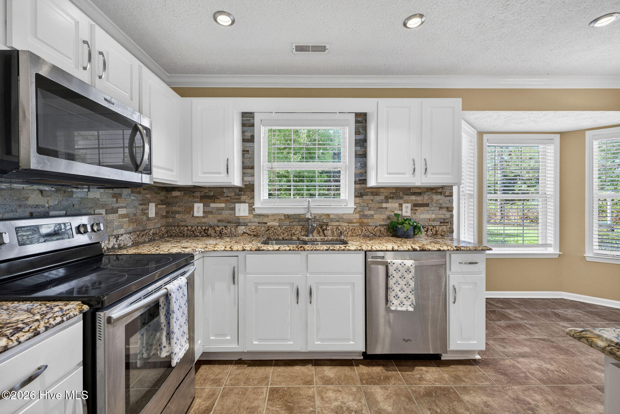 2800 White Road