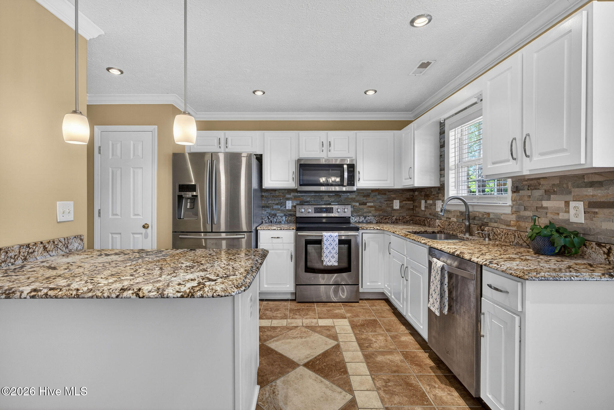 2800 White Road