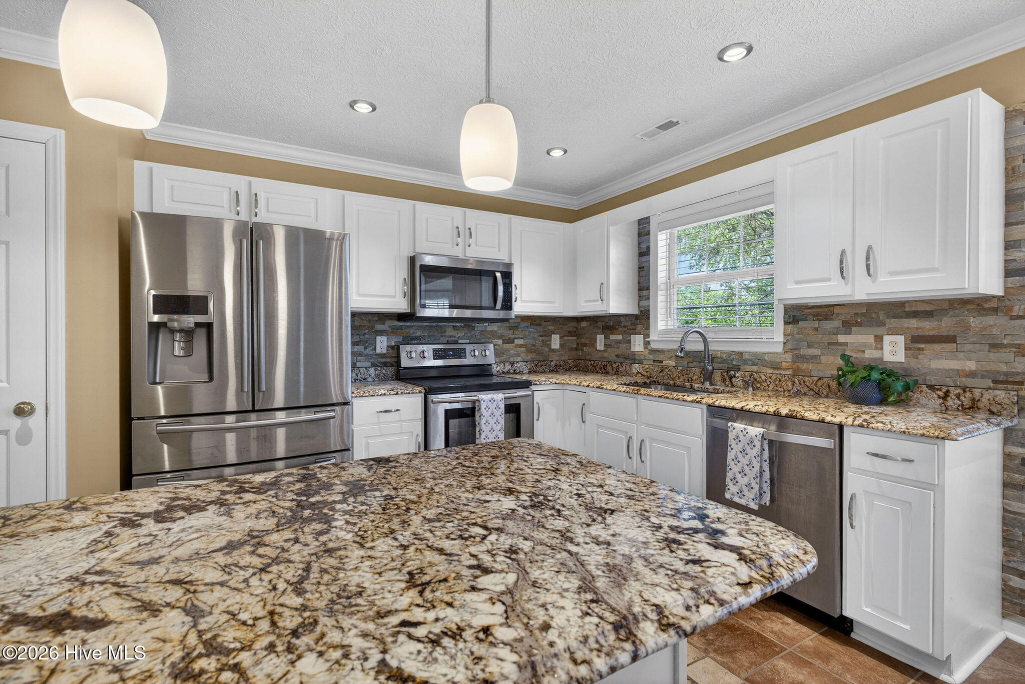 2800 White Road