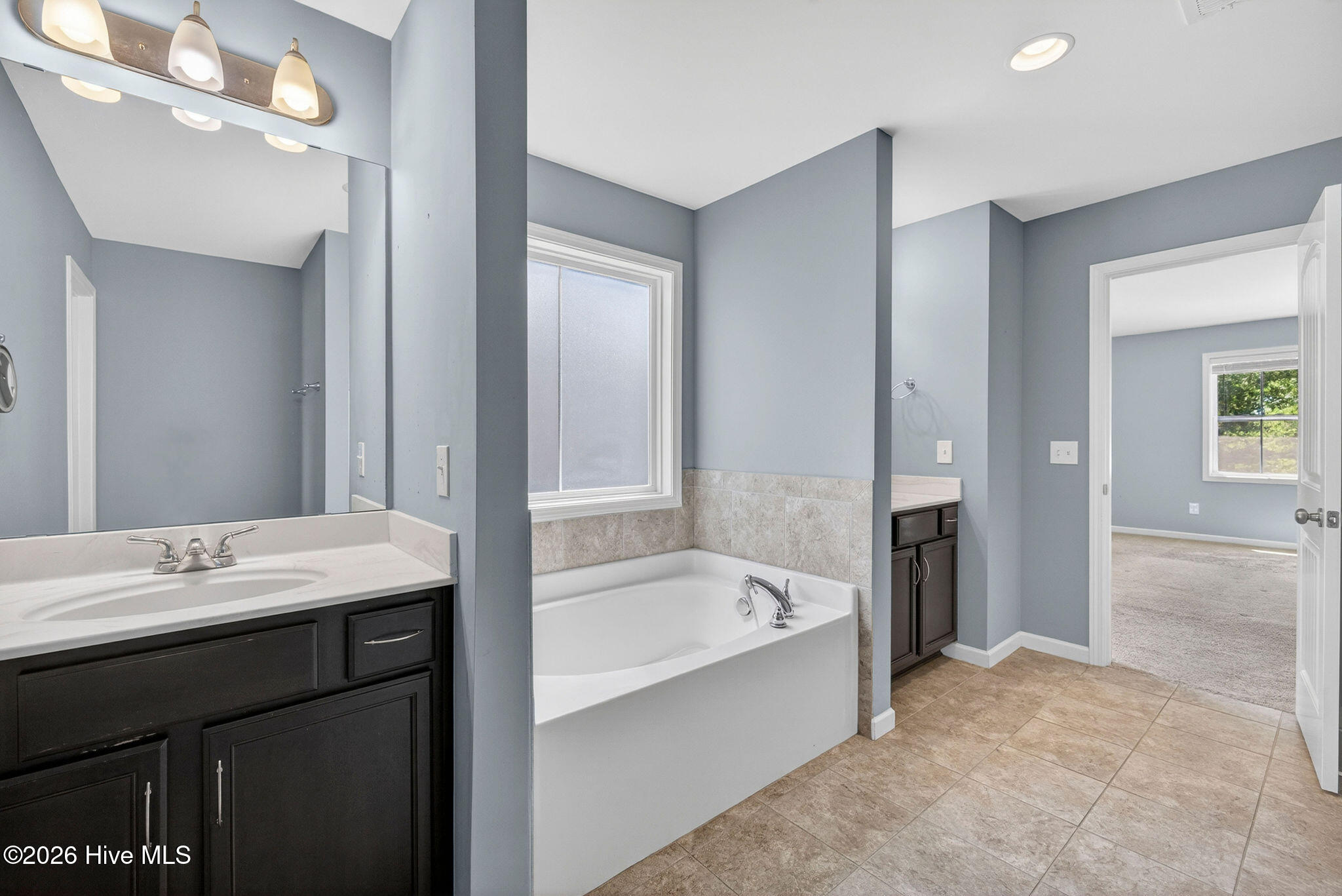 52 Violetear Ridge