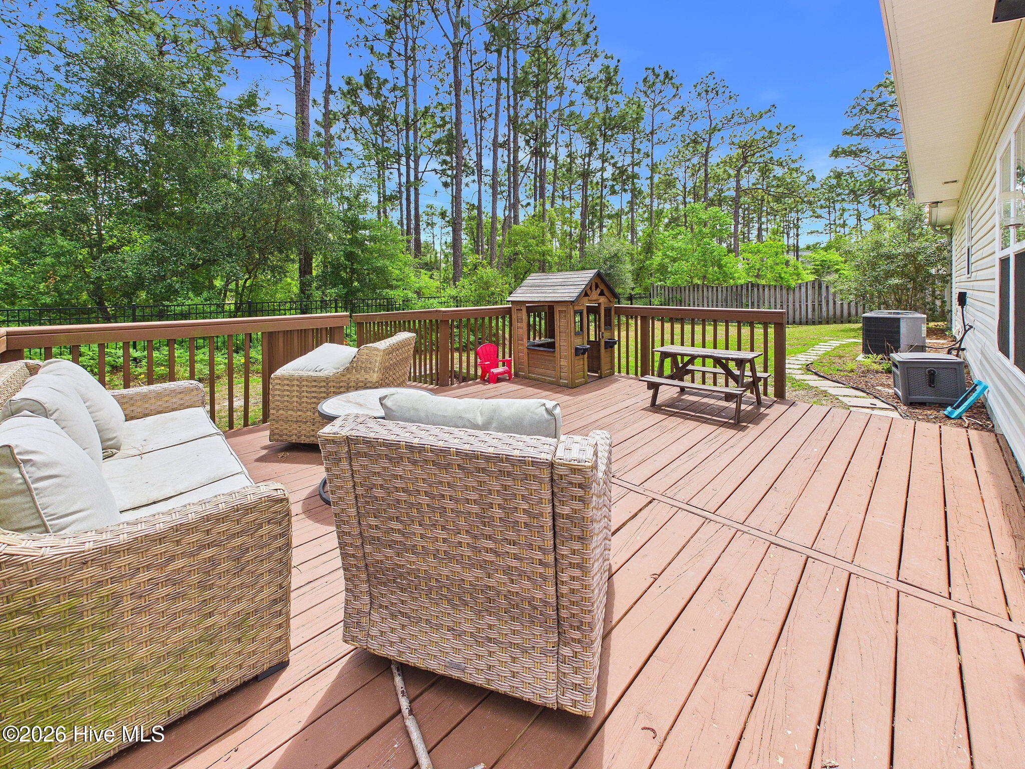 1124 Shelby Court