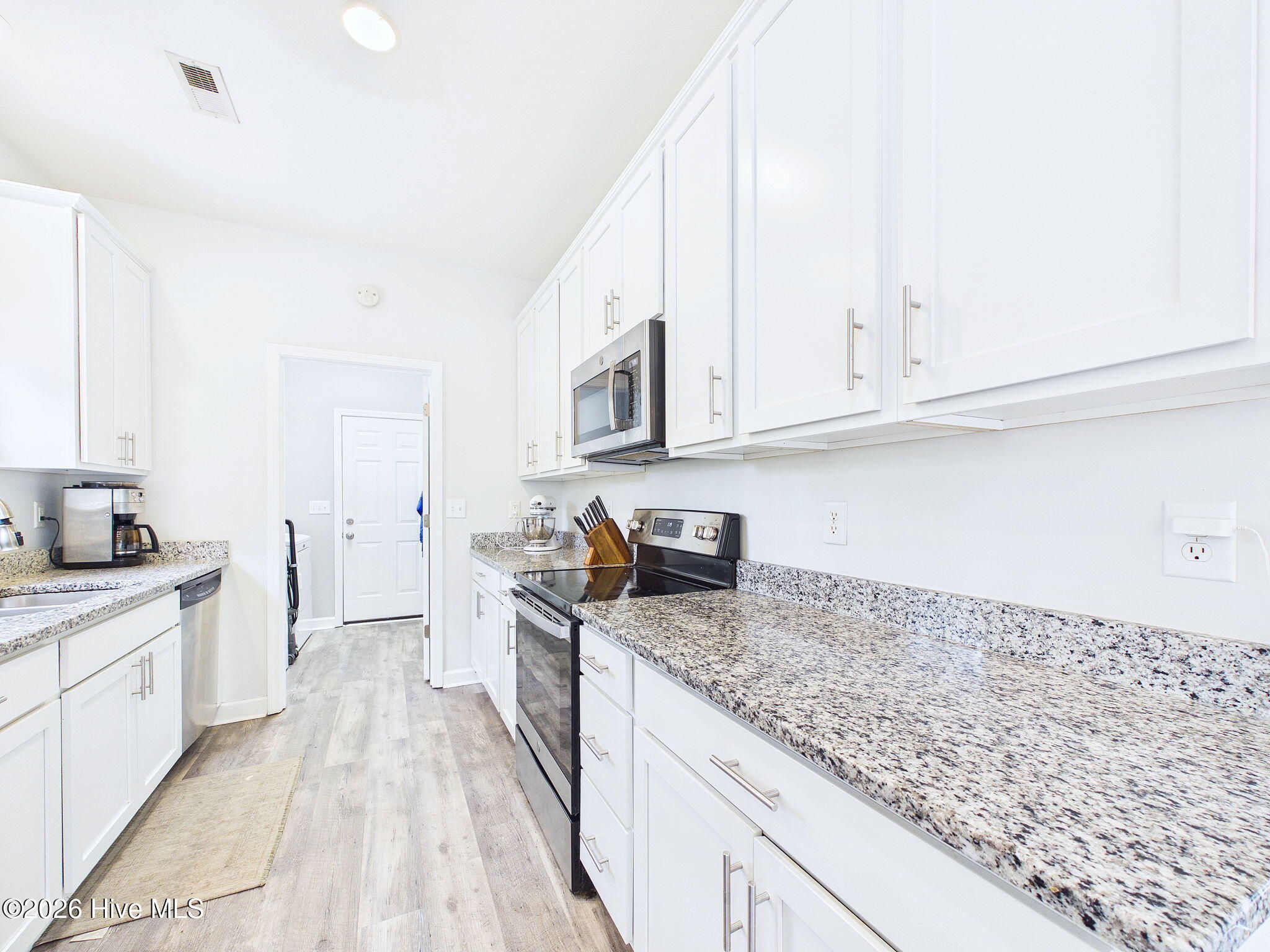 1124 Shelby Court
