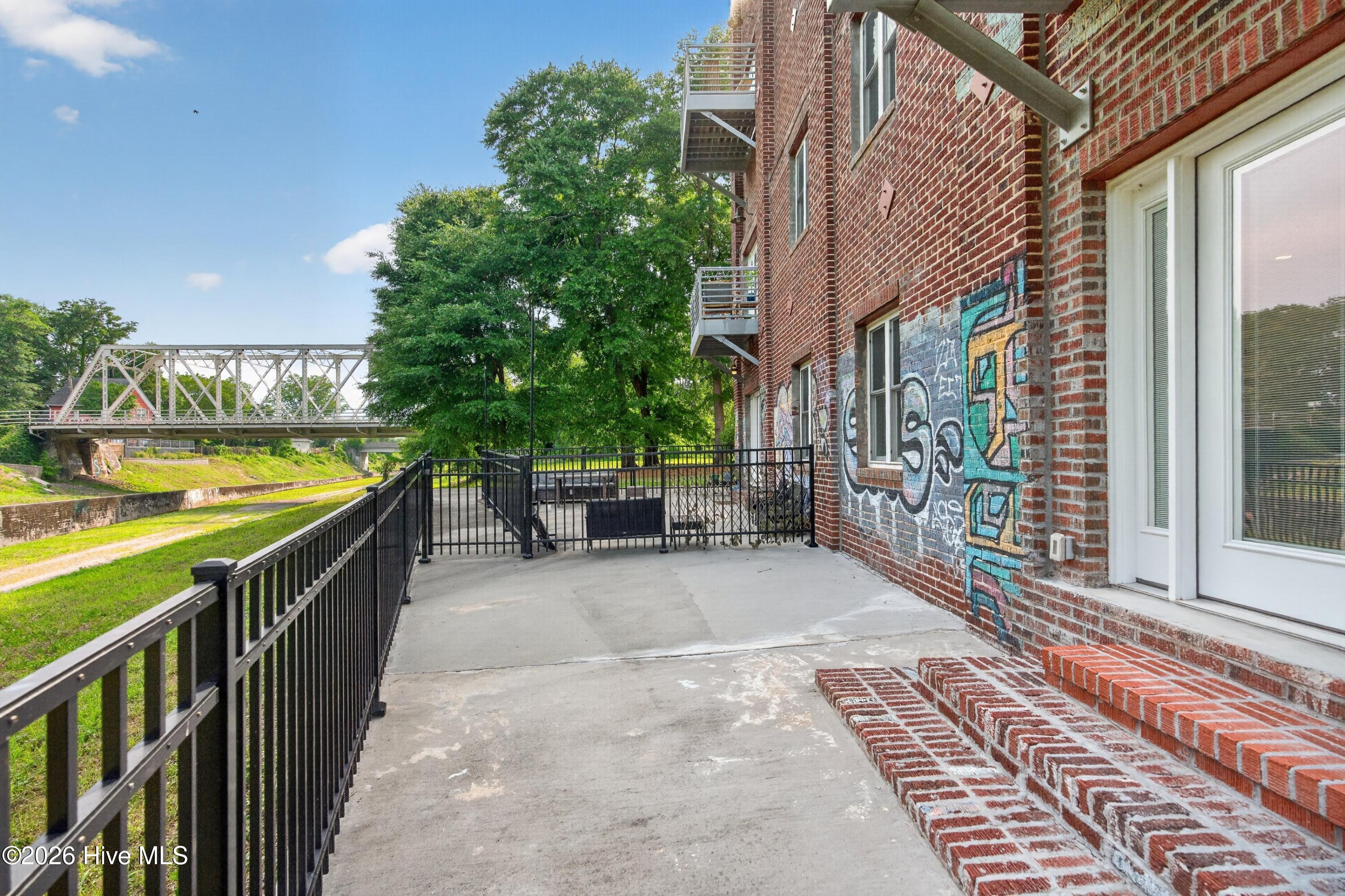 614 Peacock Lane Apt 1