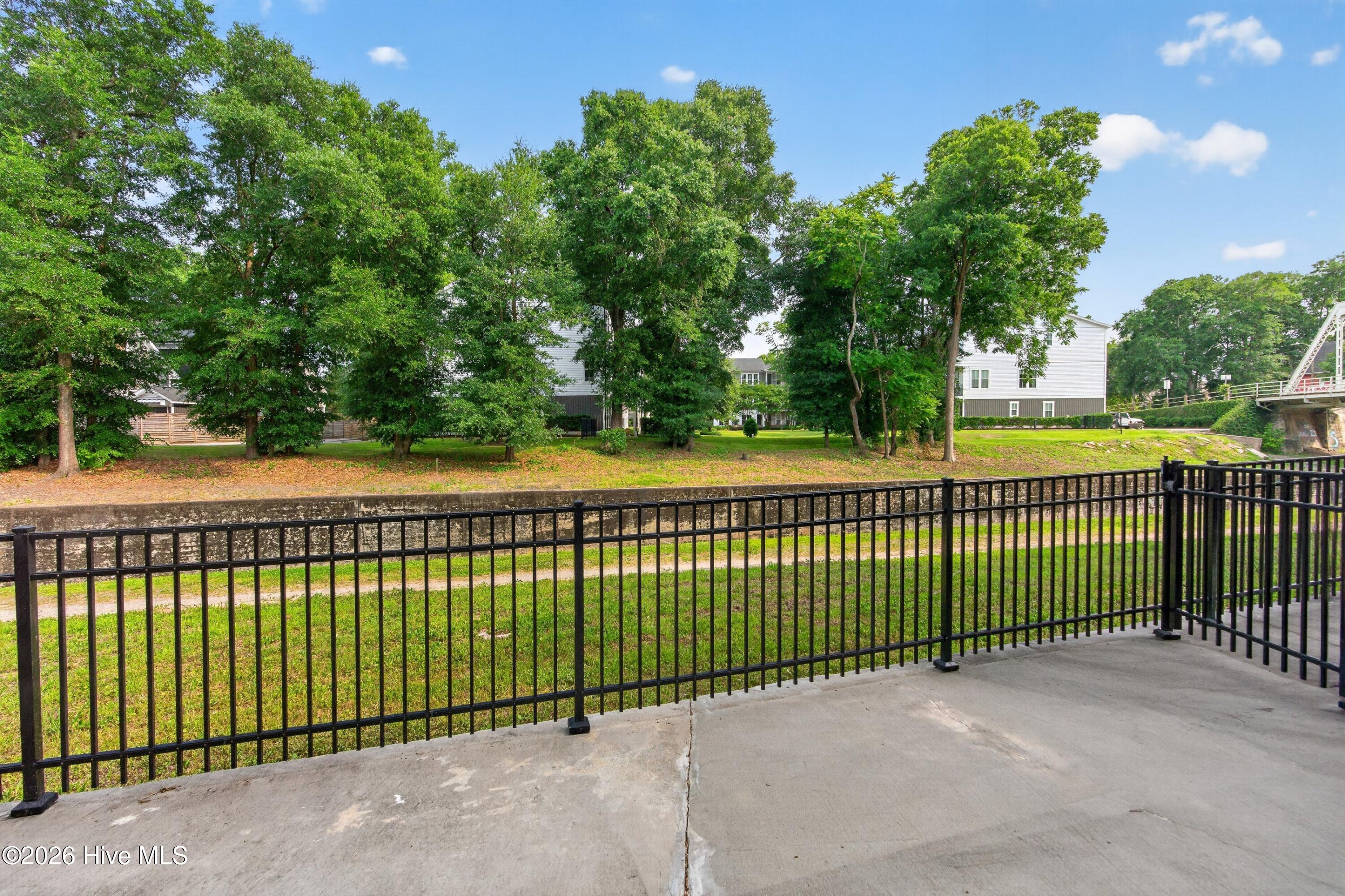 614 Peacock Lane Apt 1