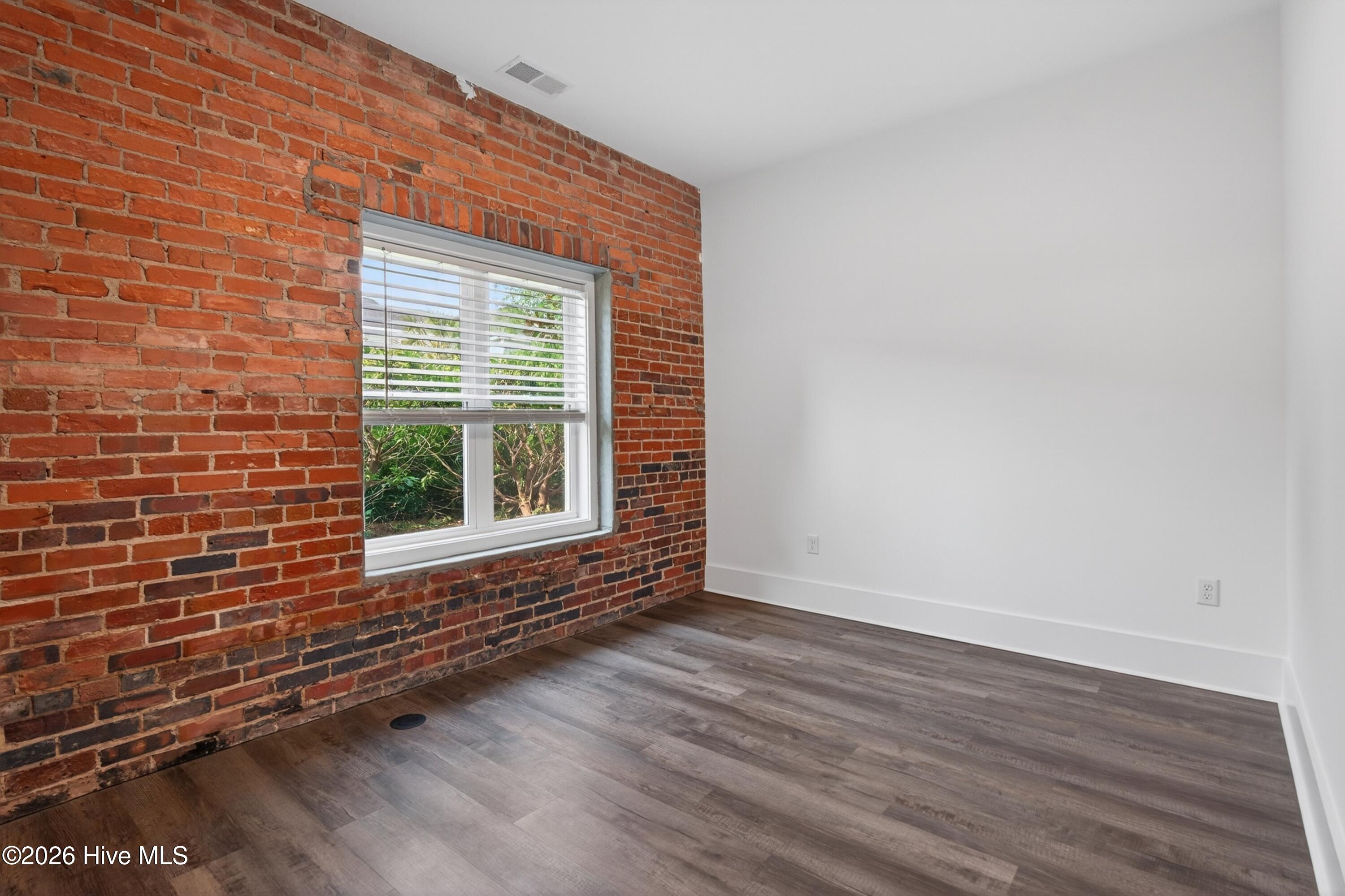 614 Peacock Lane Apt 1