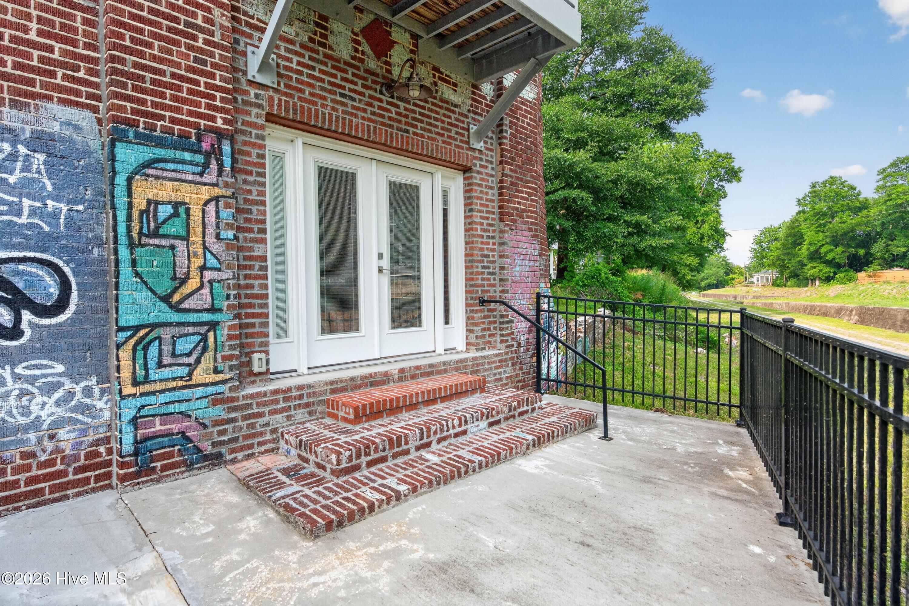 614 Peacock Lane Apt 1