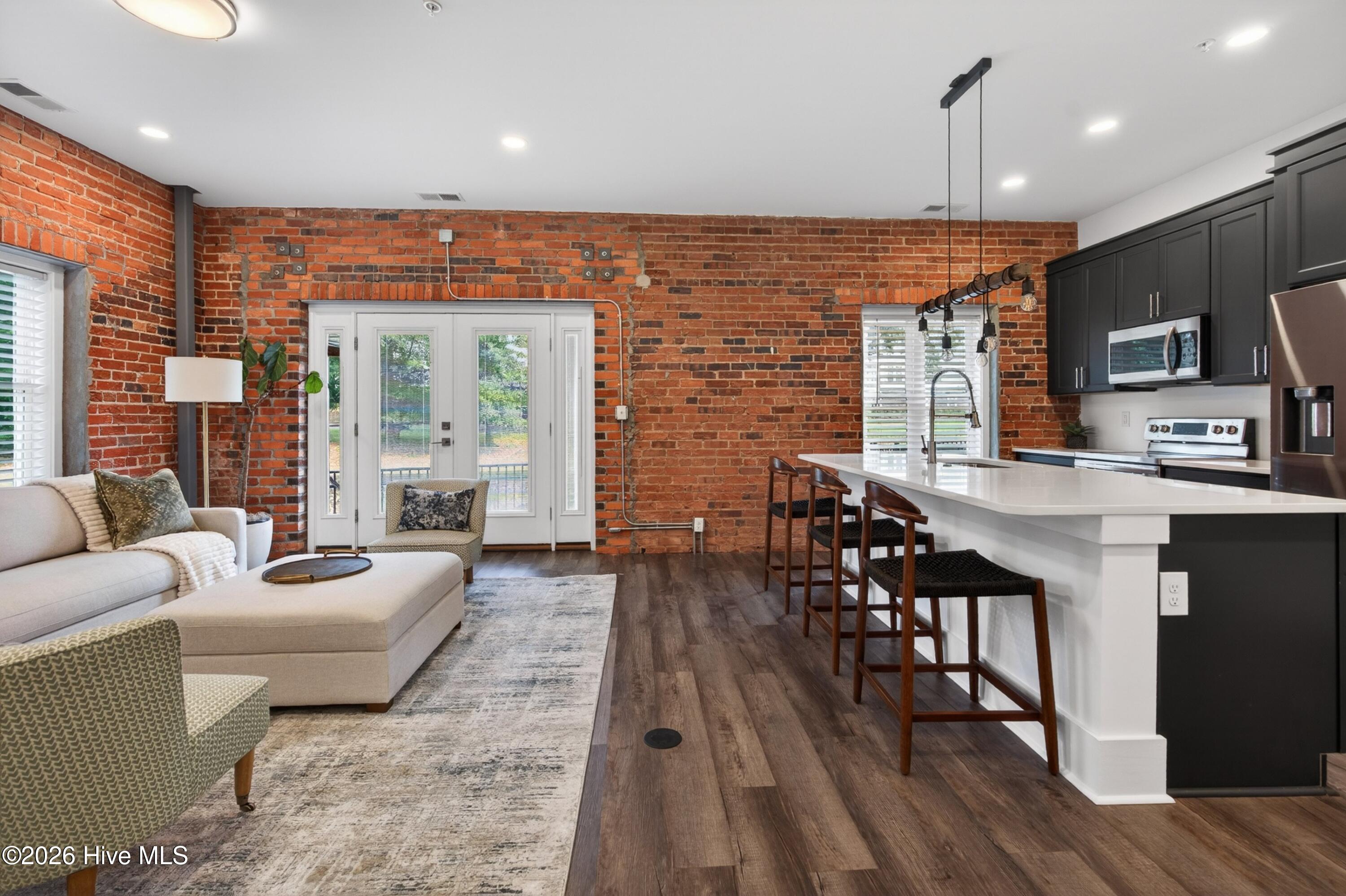 614 Peacock Lane Apt 1