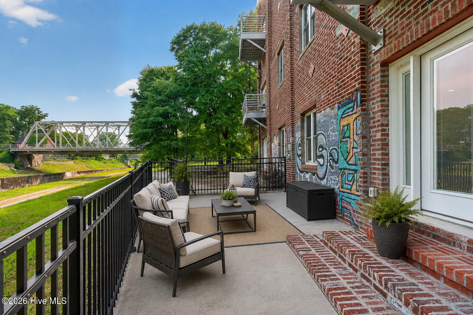 614 Peacock Lane Apt 1