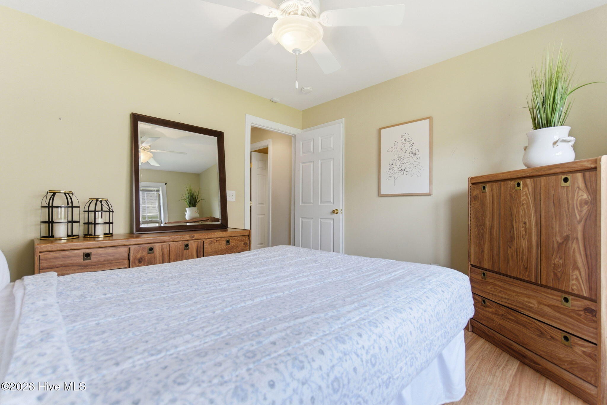 6122 Northshore Drive