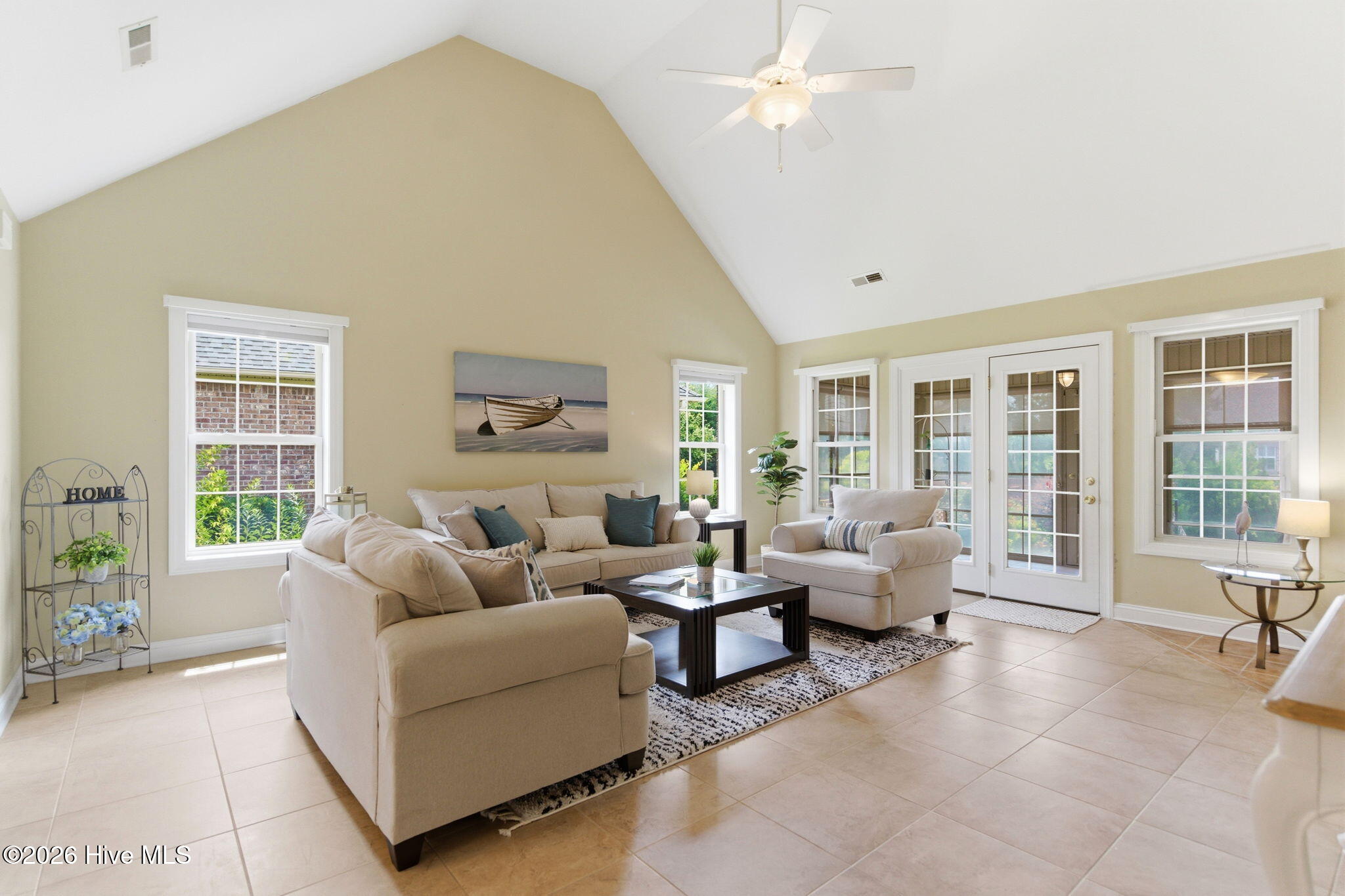 6122 Northshore Drive