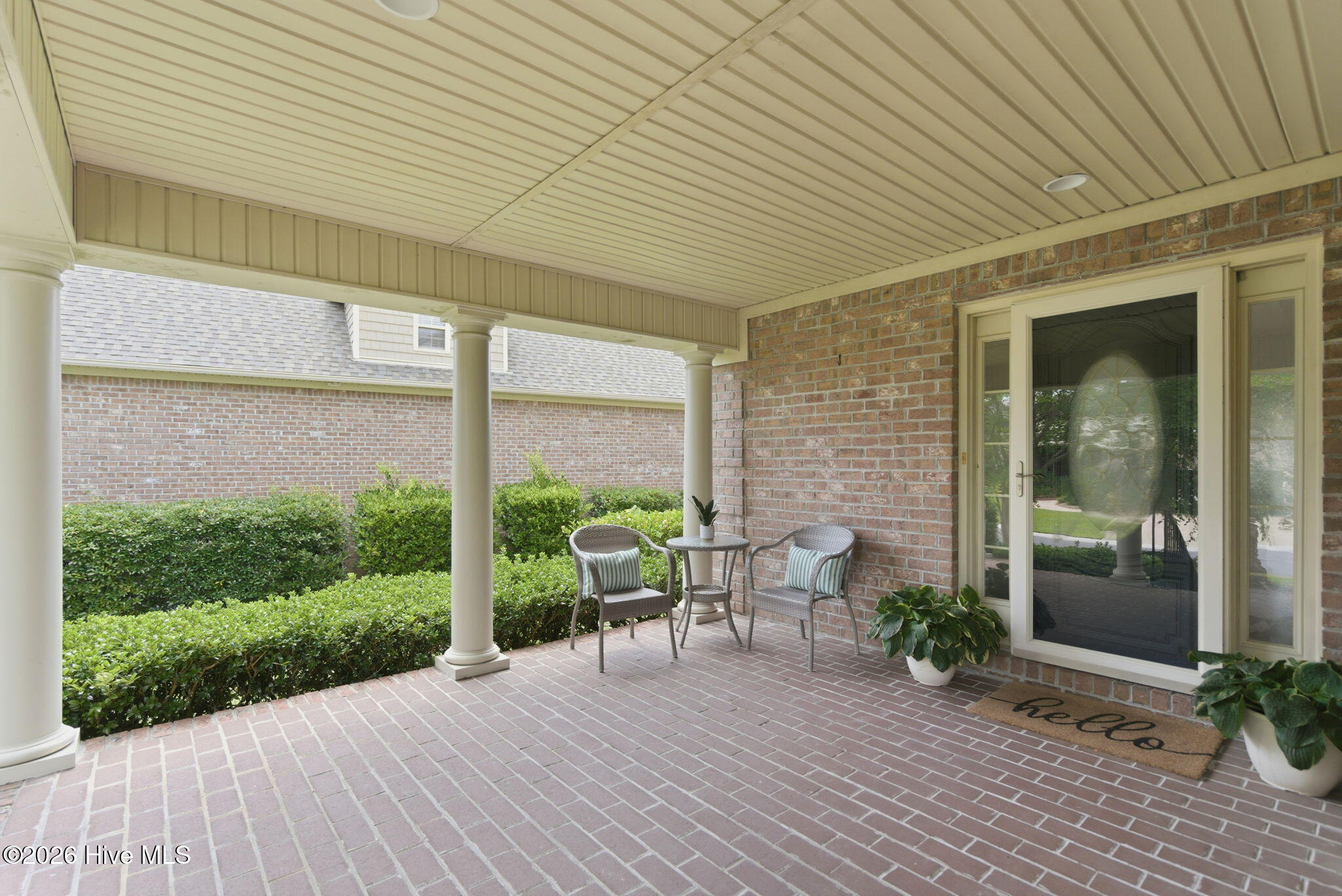 6122 Northshore Drive