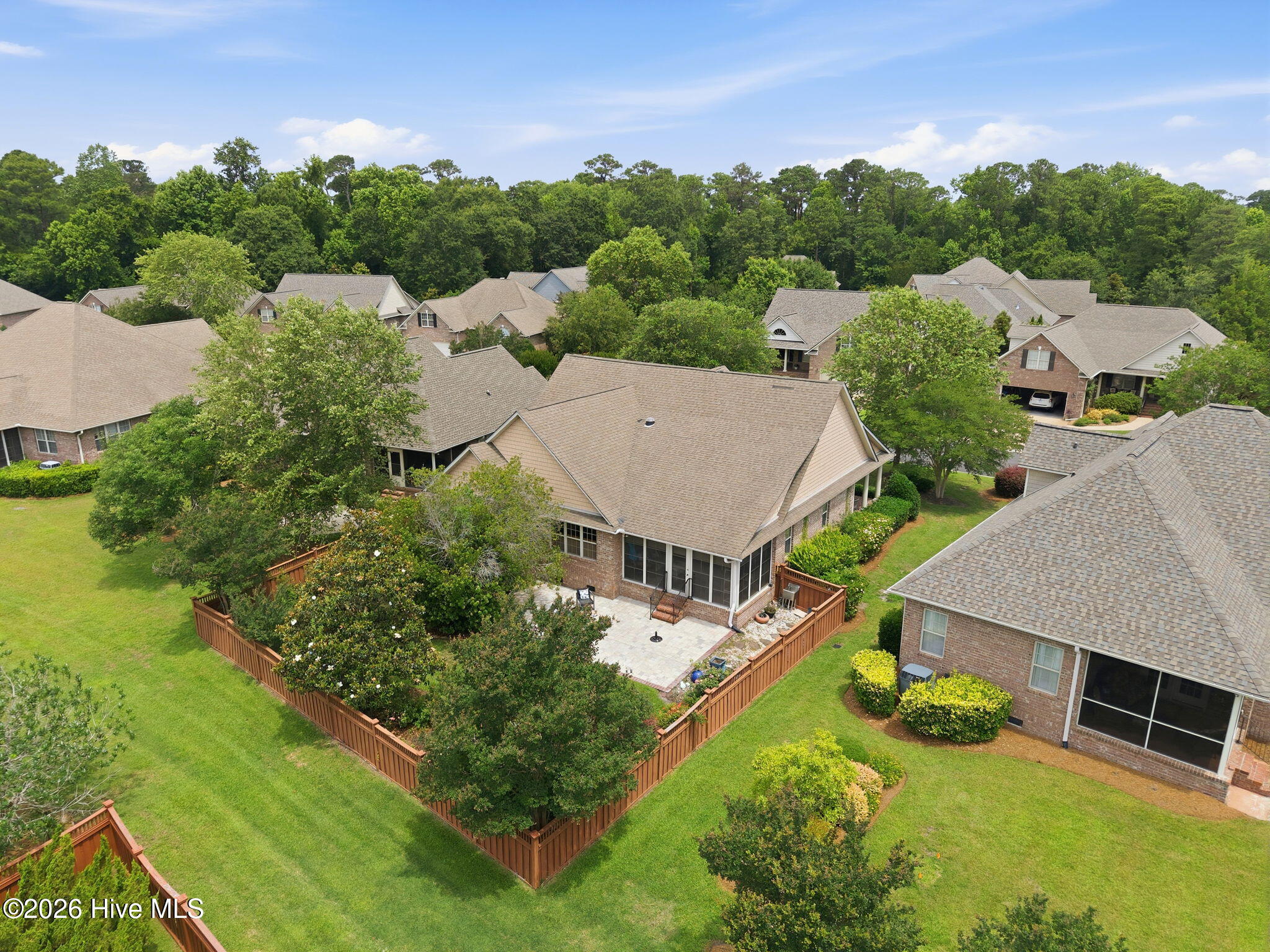 6122 Northshore Drive
