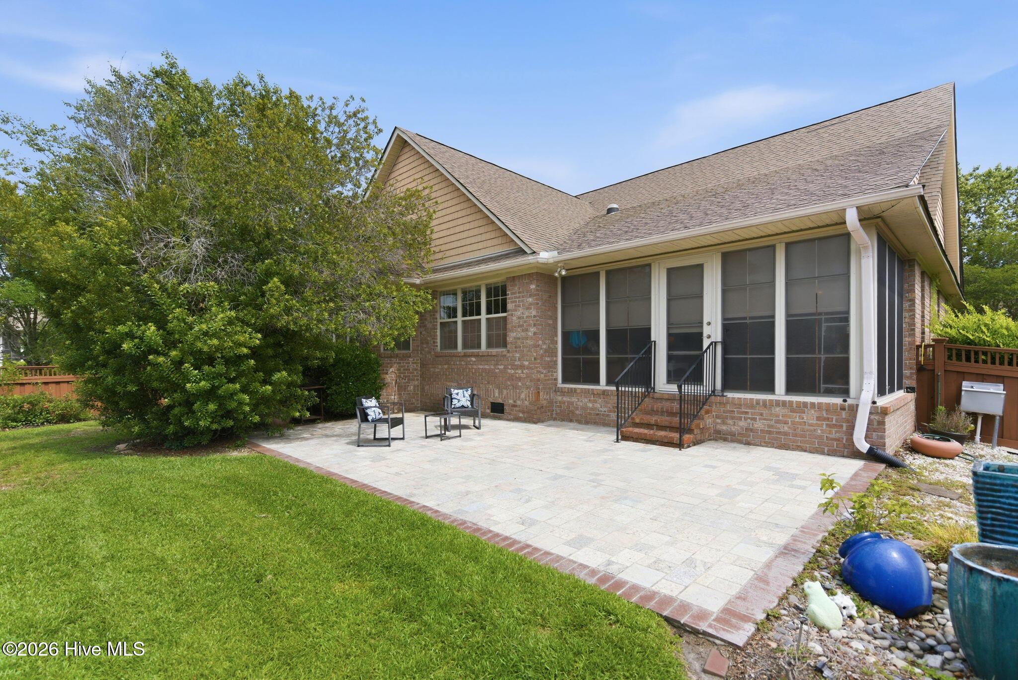 6122 Northshore Drive