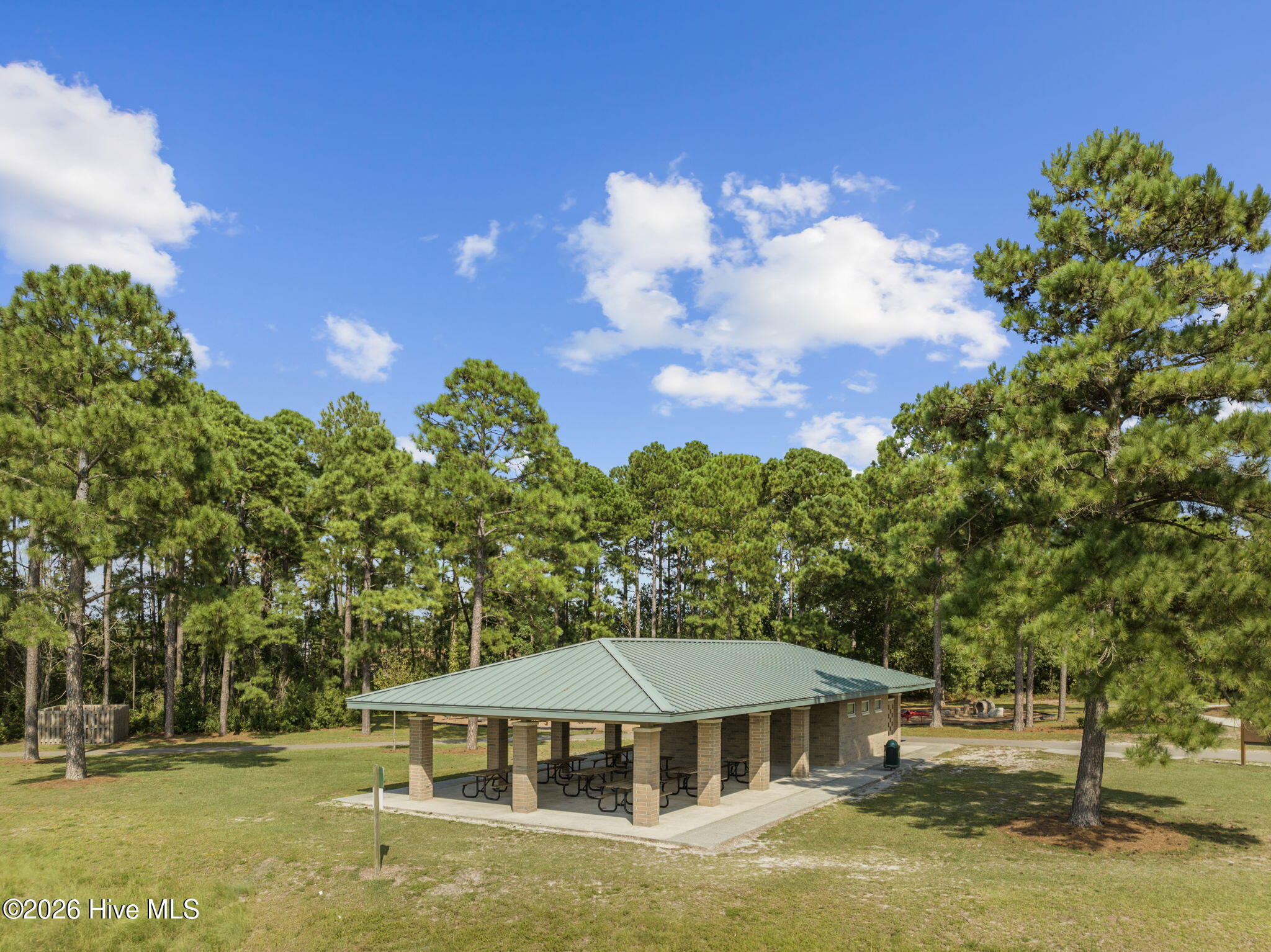 6122 Northshore Drive