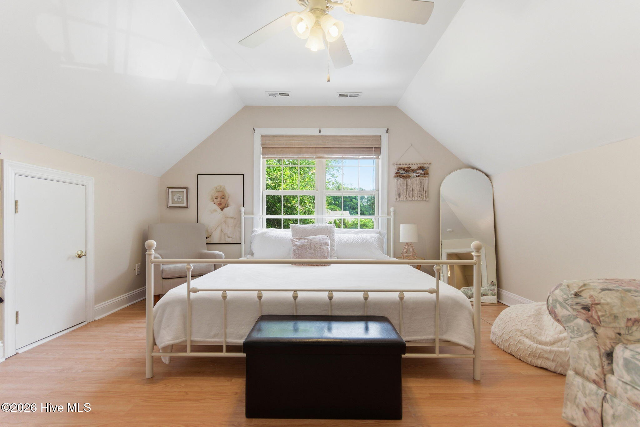 6122 Northshore Drive
