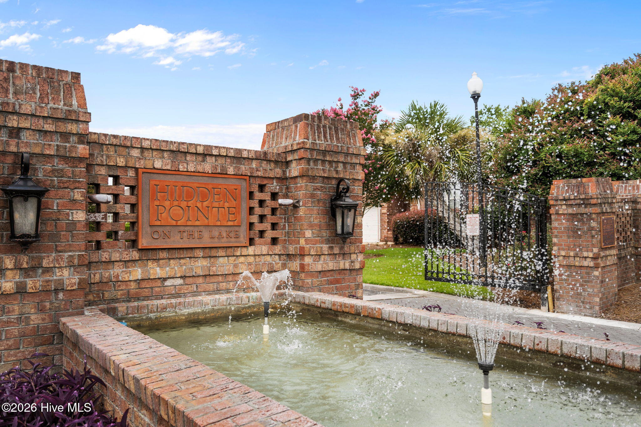 6122 Northshore Drive