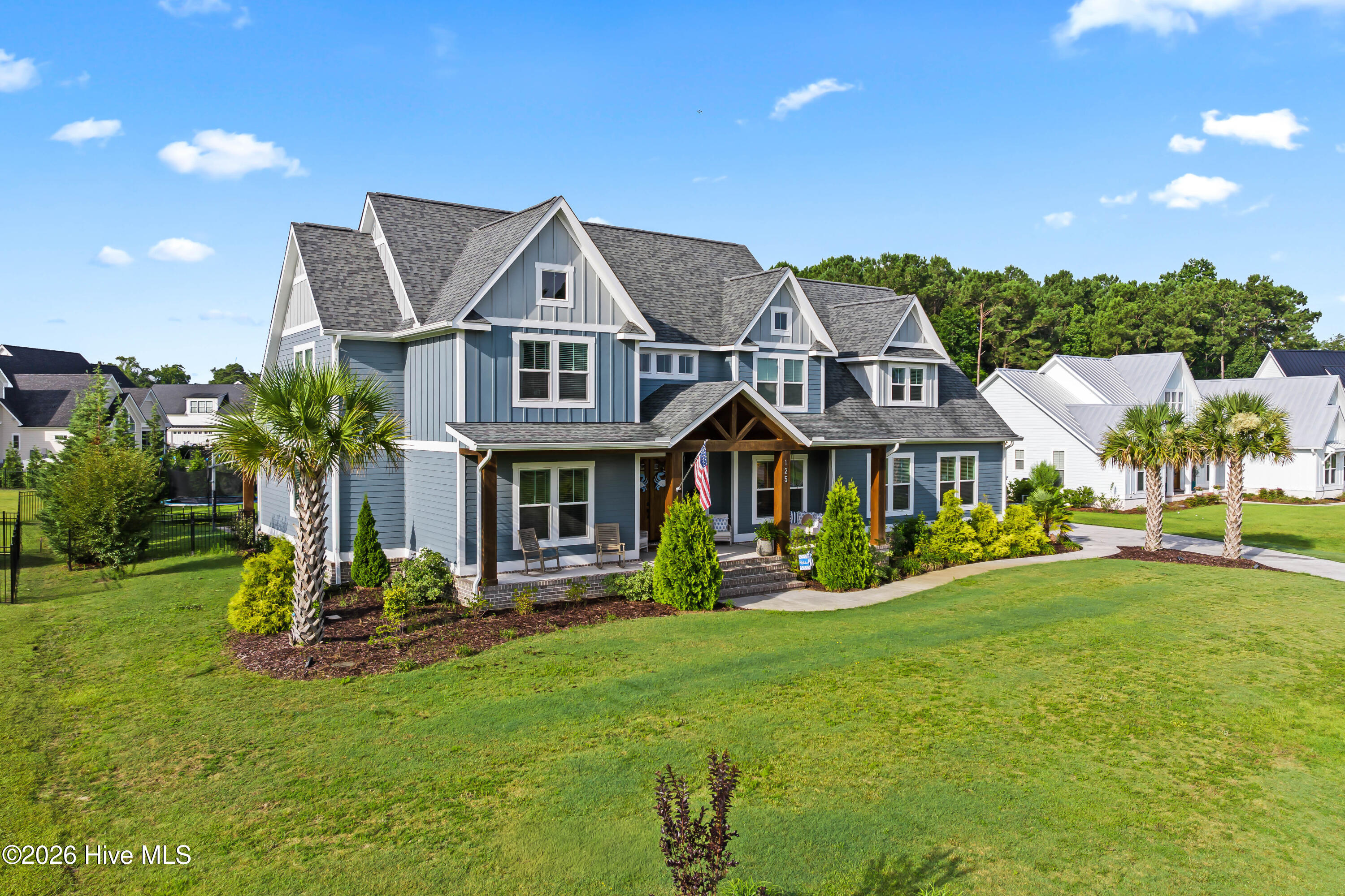 125 W Colonnade Drive
