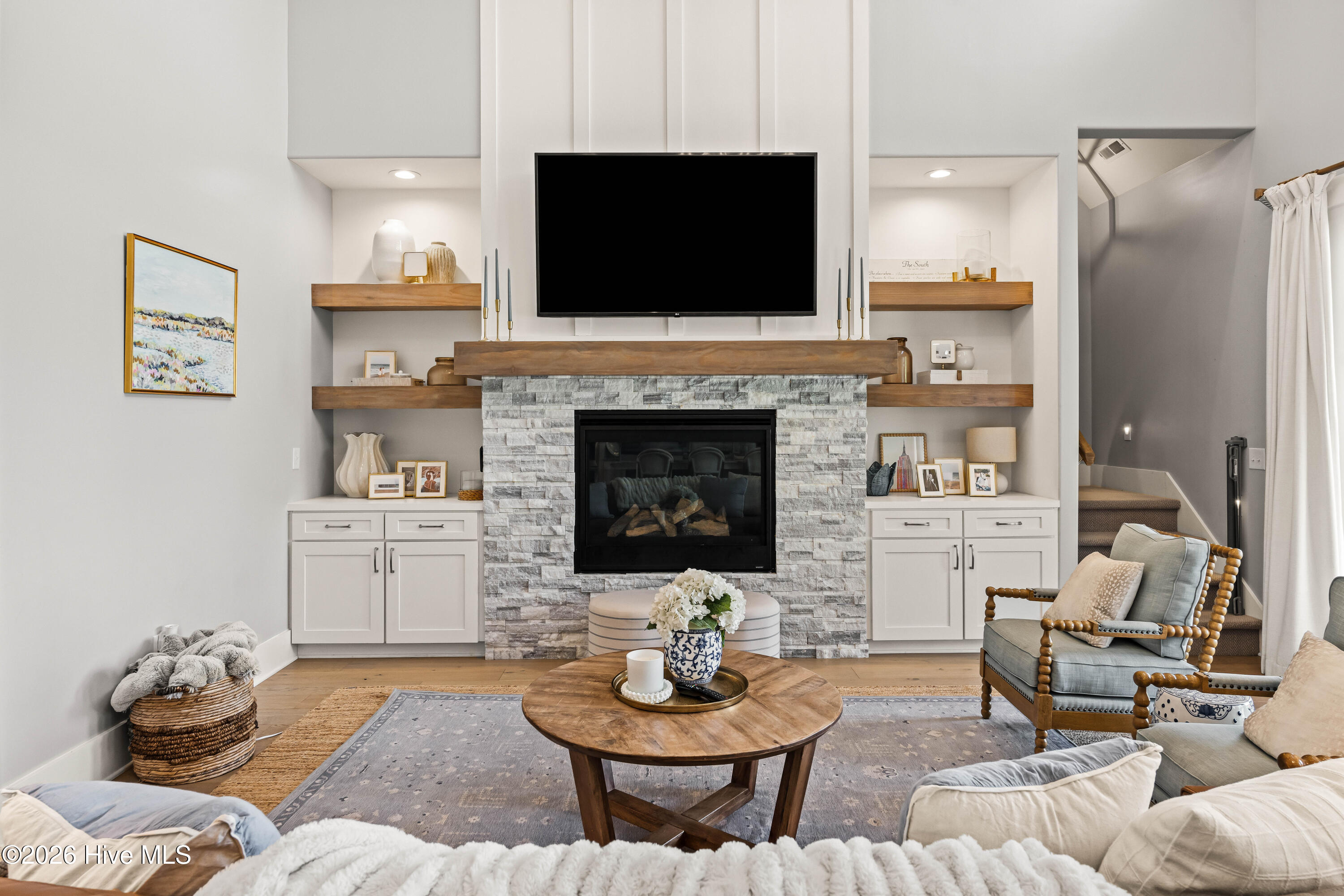 125 W Colonnade Drive