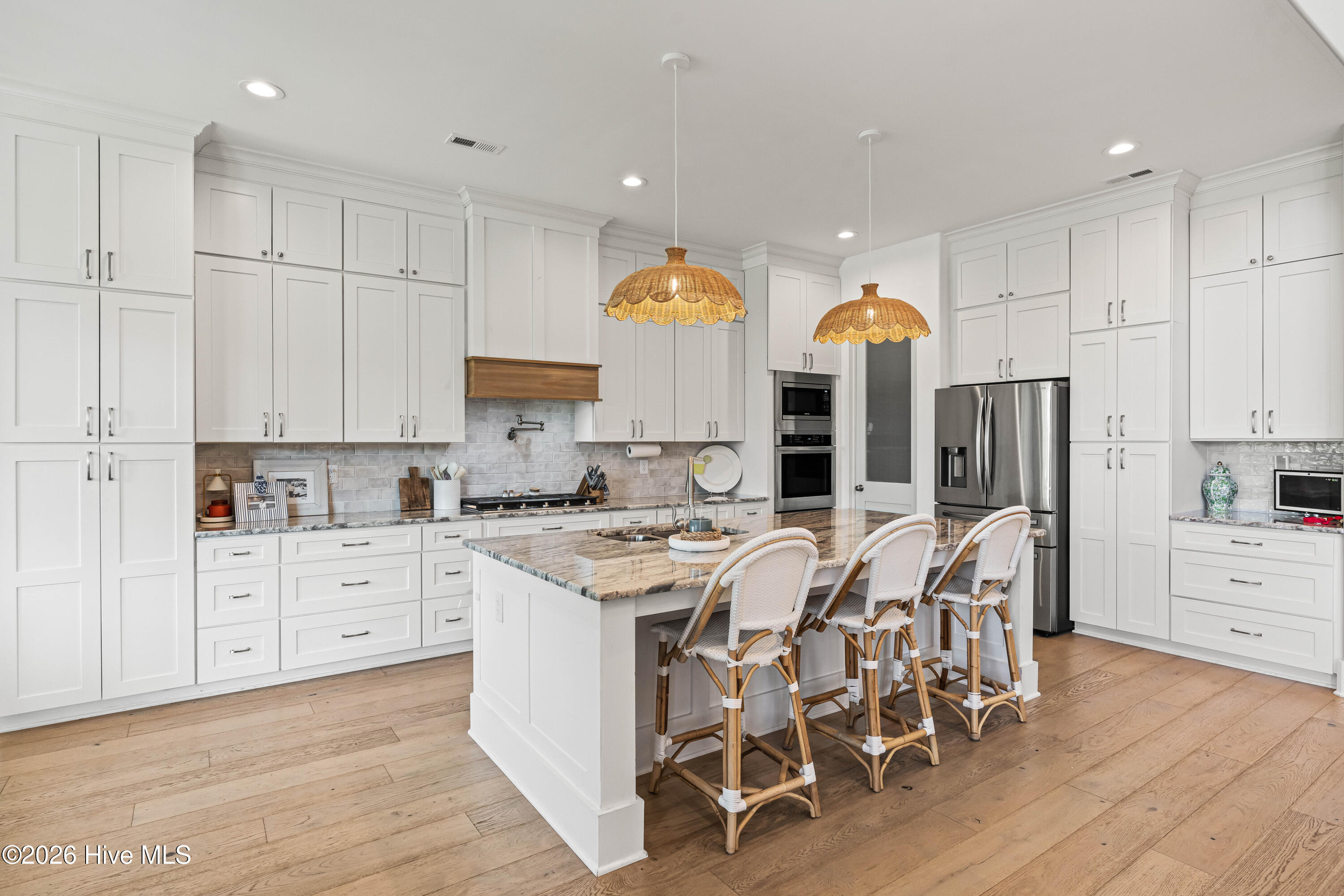 125 W Colonnade Drive