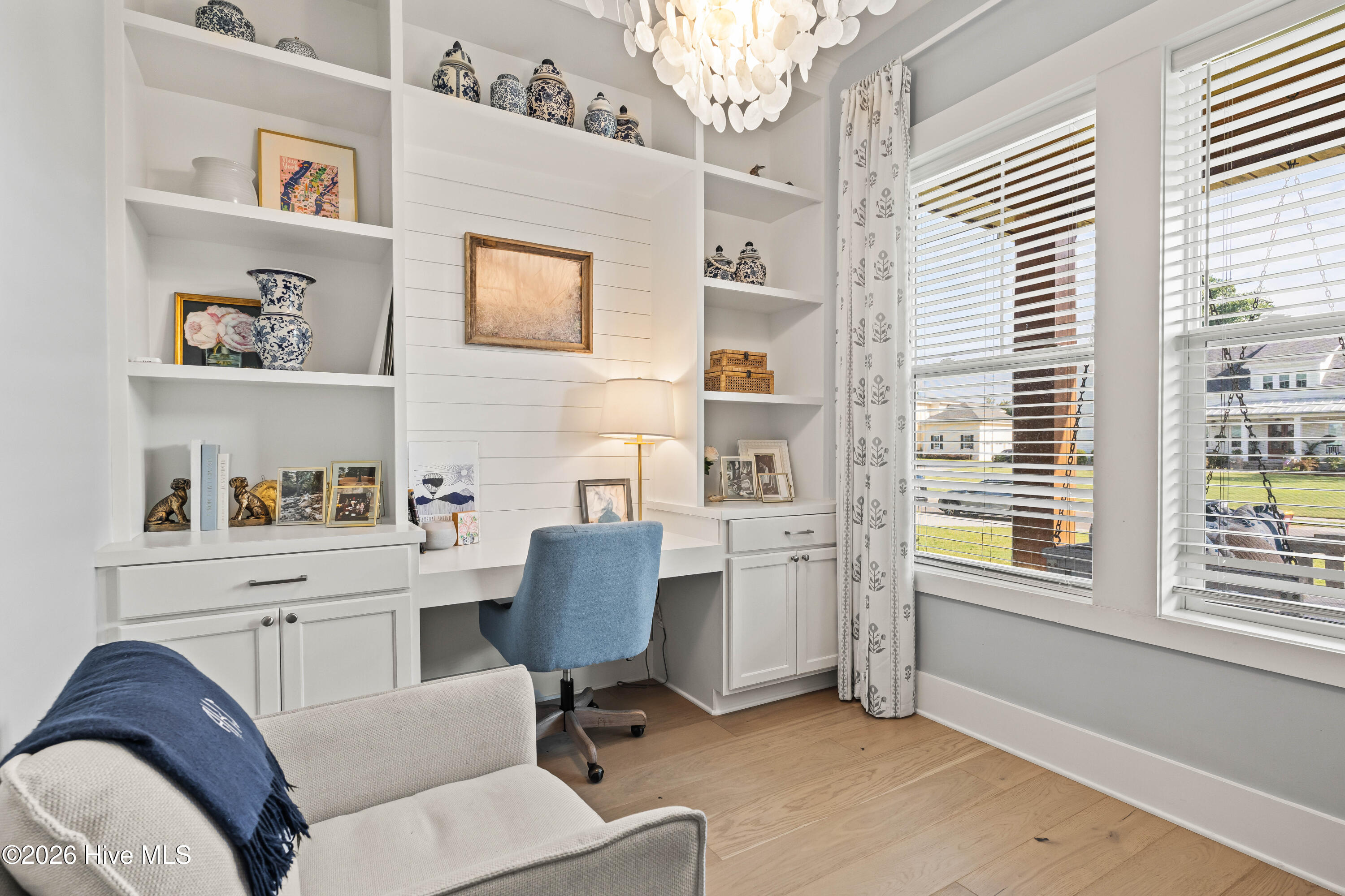 125 W Colonnade Drive