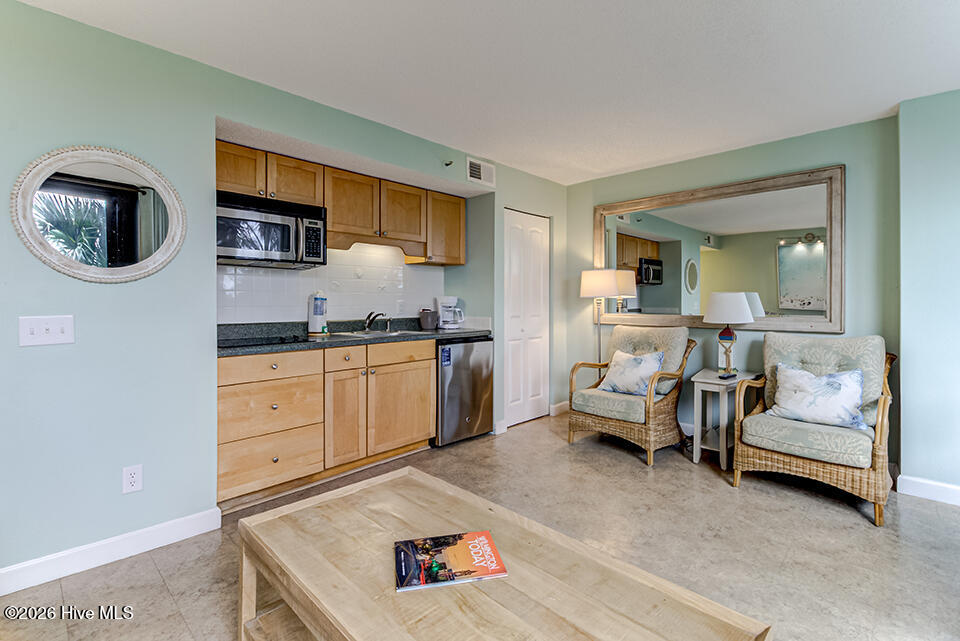 2700 N Lumina Avenue N Unit 115