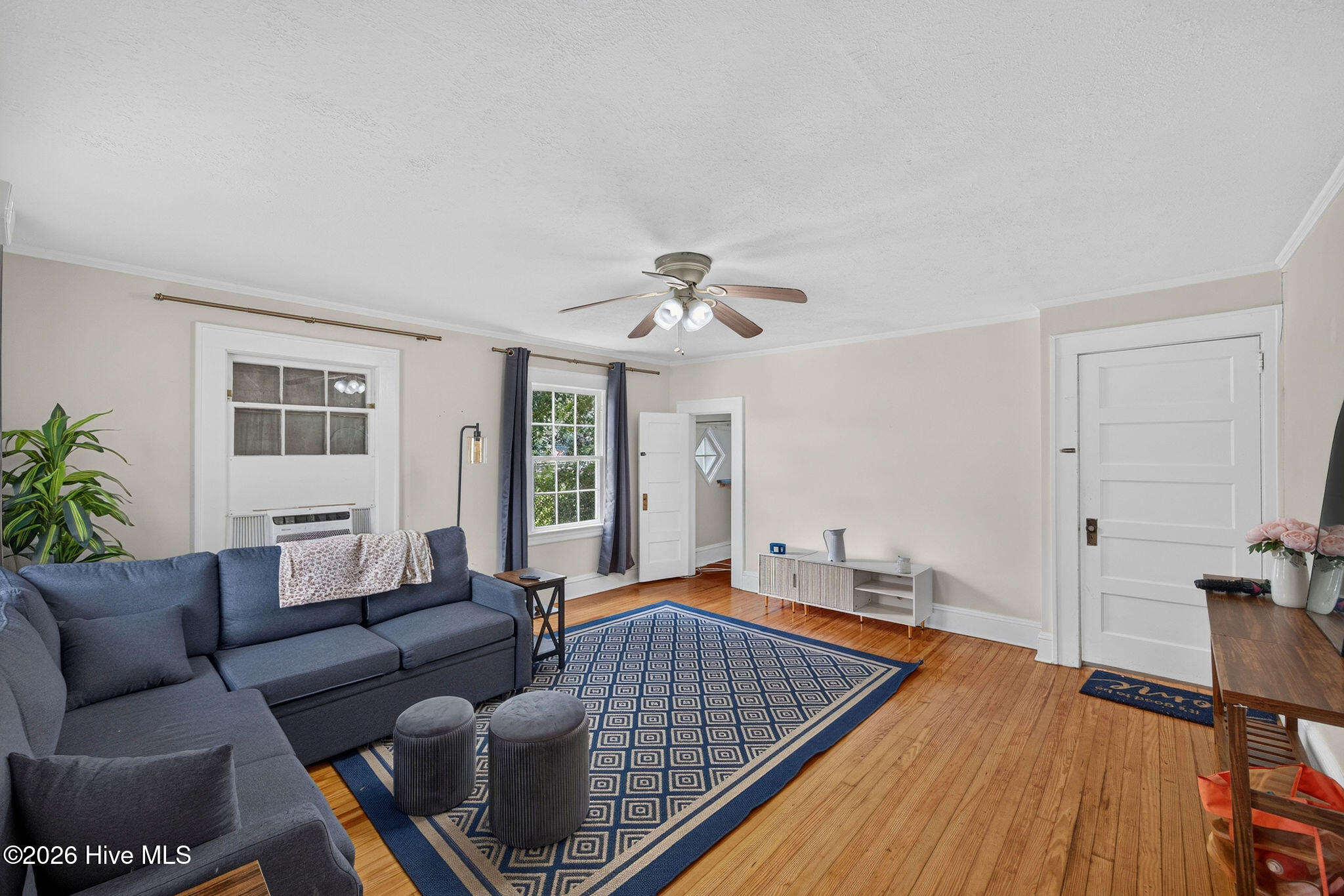 206 E Calhoun Street